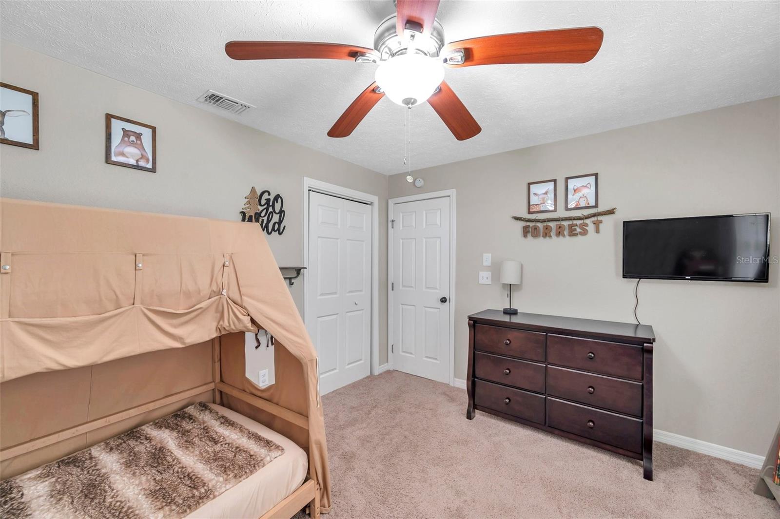 Listing photo id 28 for 316 Jenkins Avenue