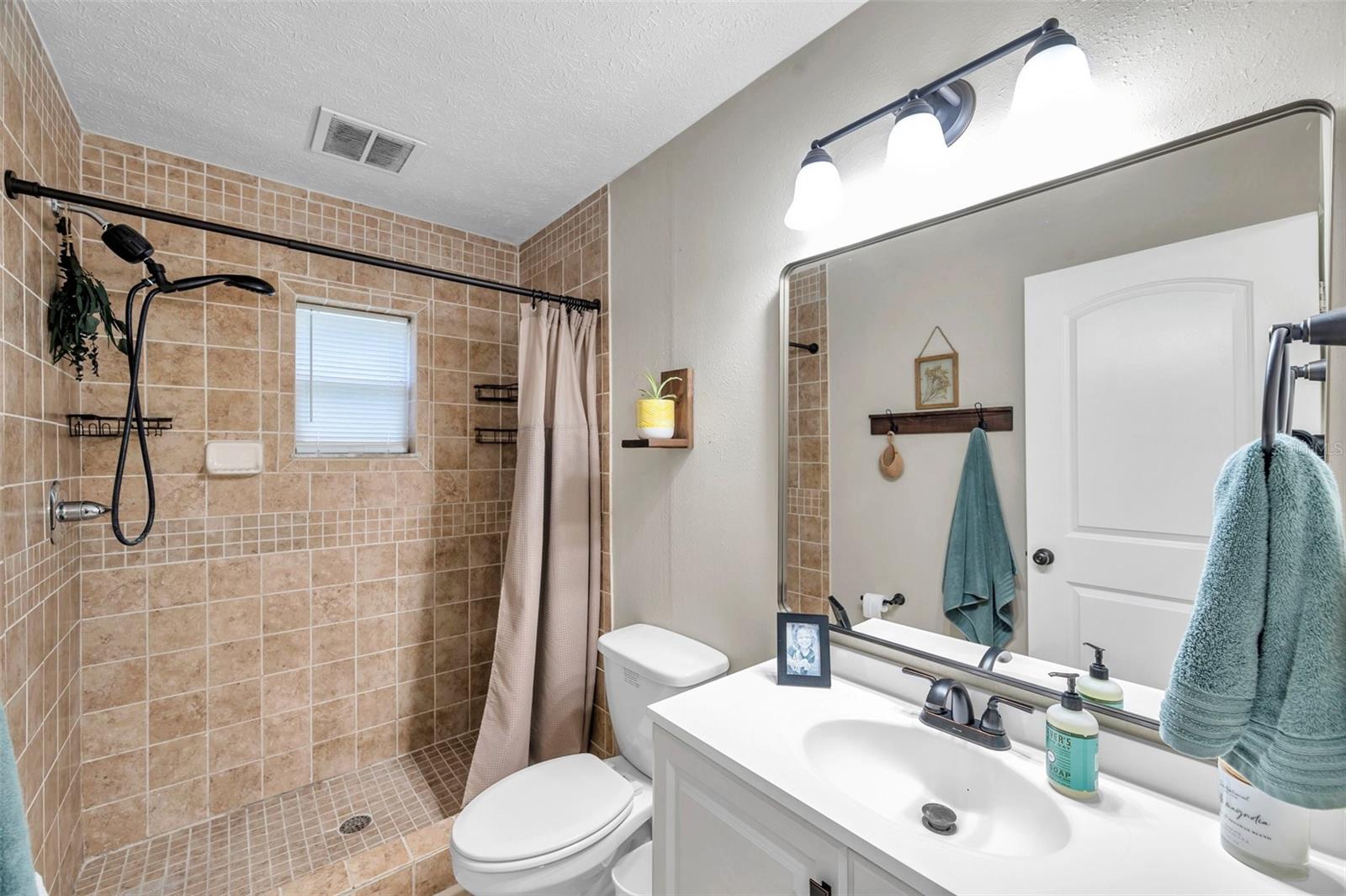 Listing photo id 32 for 316 Jenkins Avenue