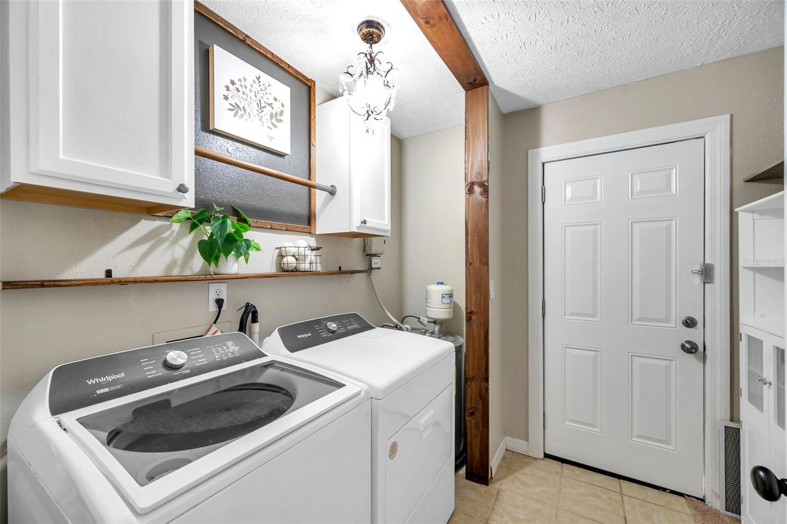 Listing photo id 34 for 316 Jenkins Avenue