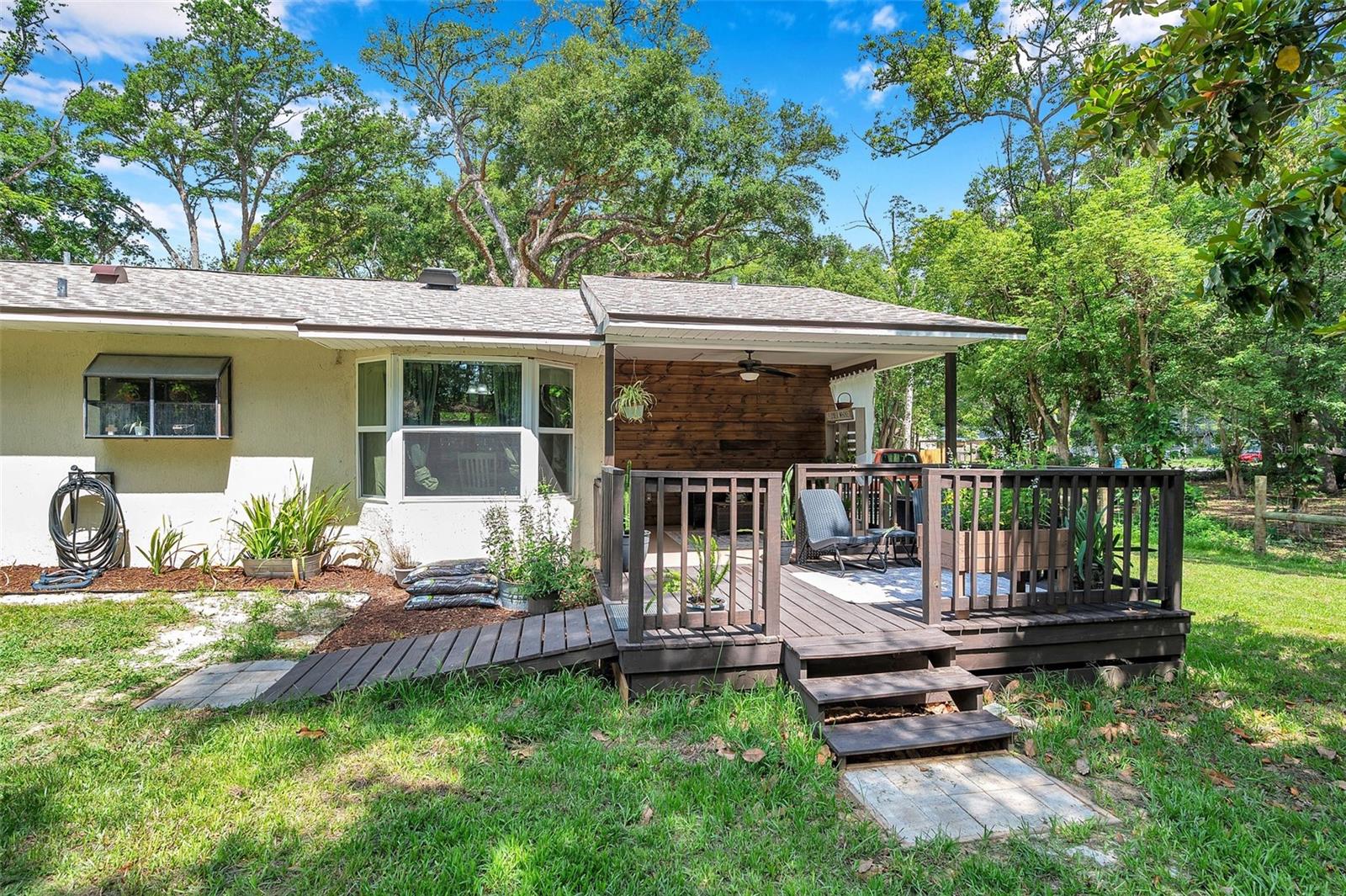 Listing photo id 35 for 316 Jenkins Avenue