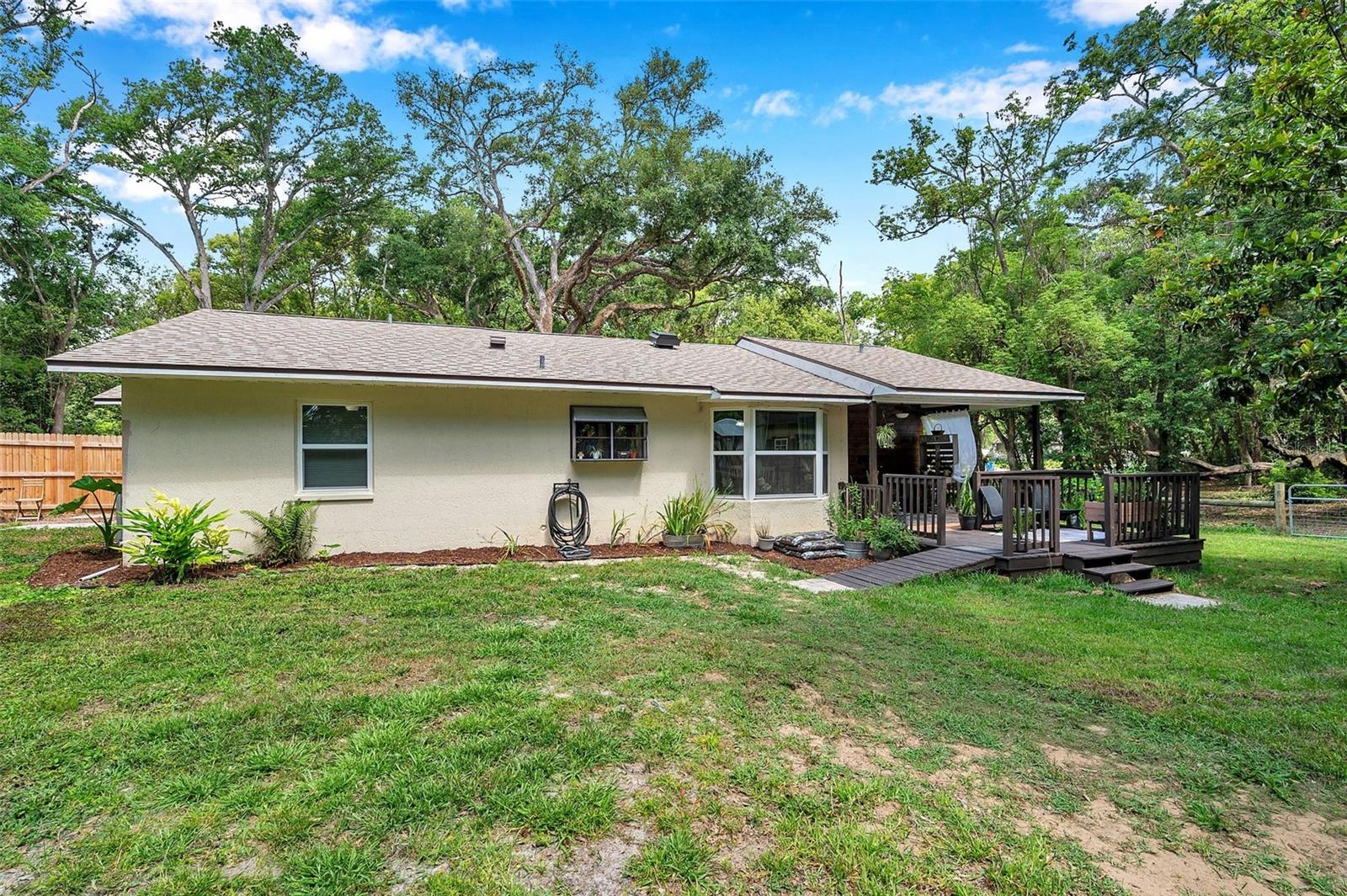 Listing photo id 37 for 316 Jenkins Avenue