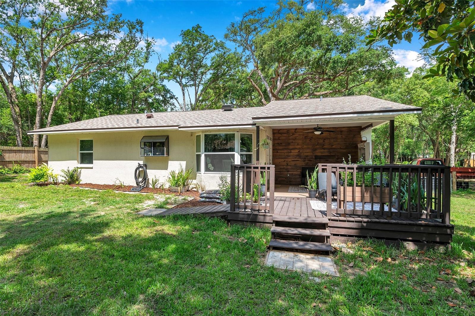 Listing photo id 39 for 316 Jenkins Avenue