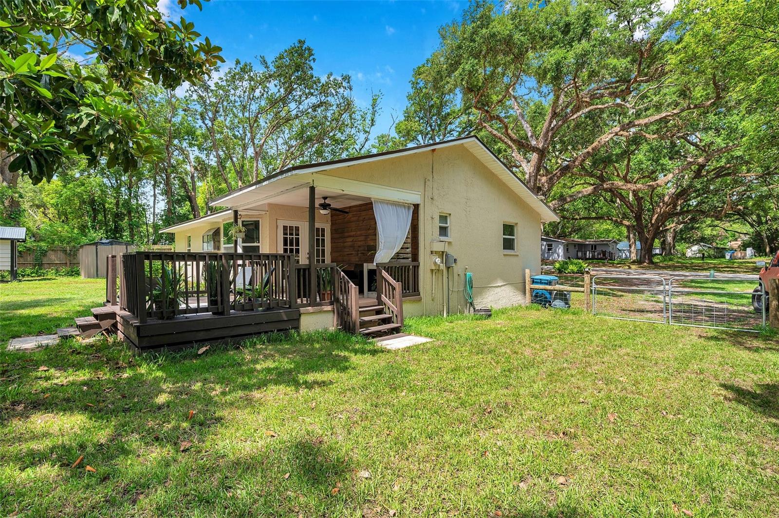 Listing photo id 41 for 316 Jenkins Avenue