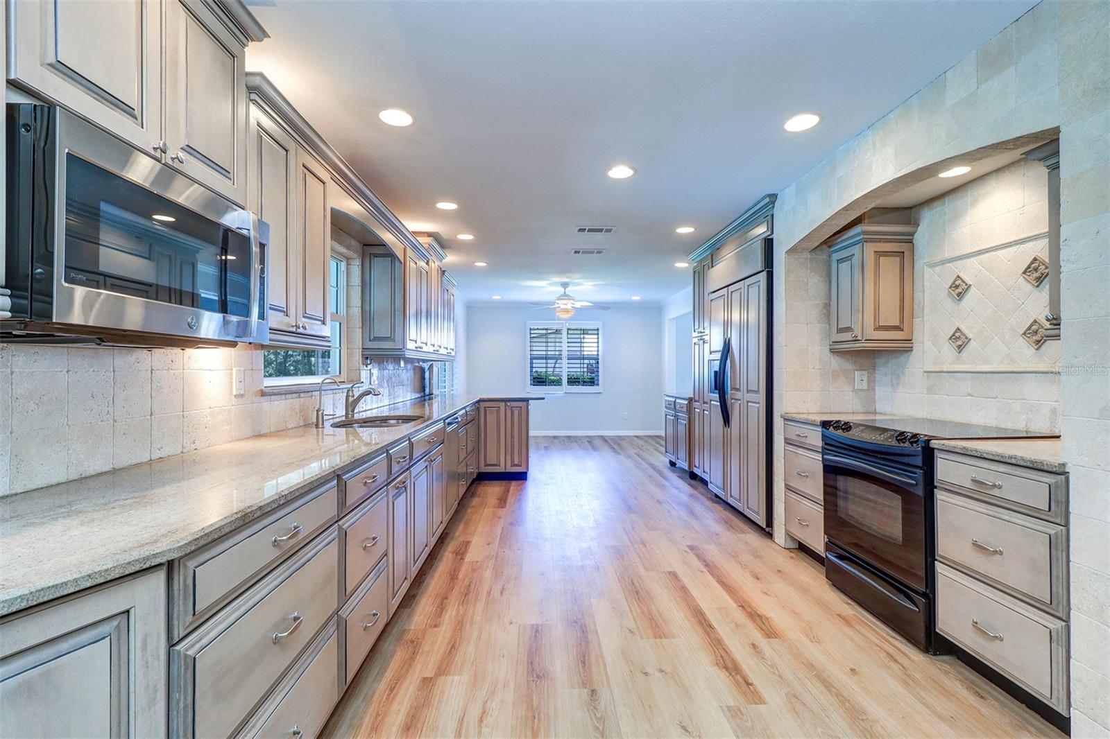 Listing photo id 16 for 1670 Fox Road