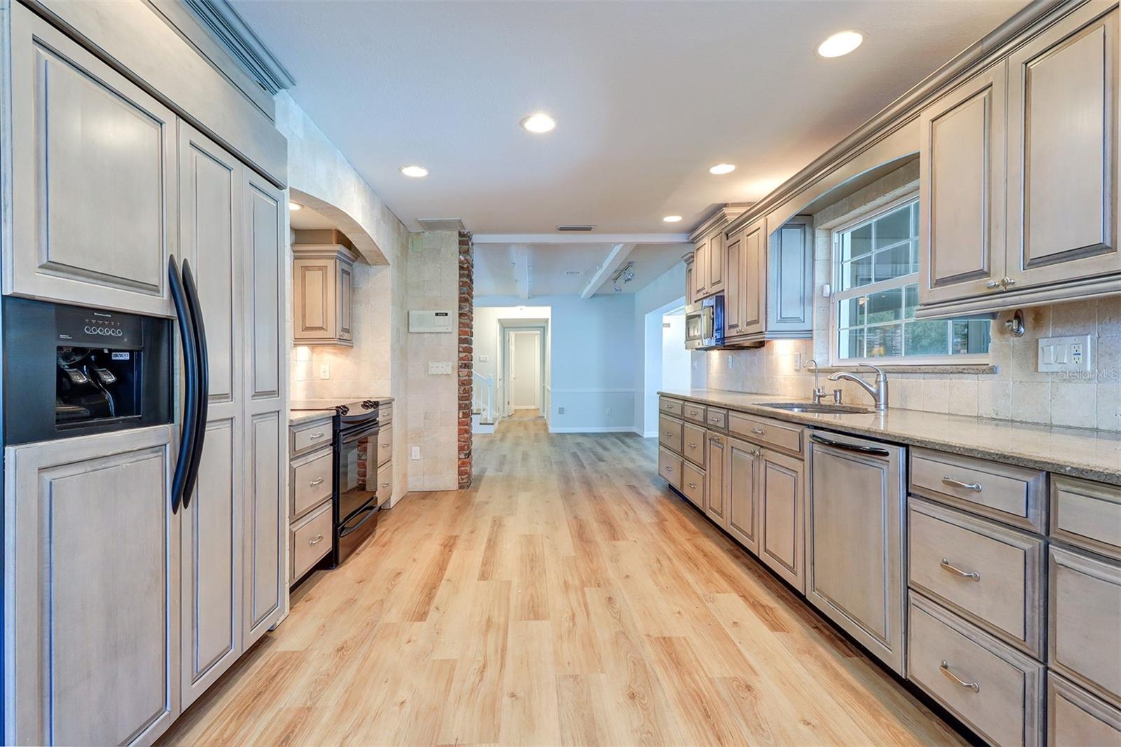 Listing photo id 17 for 1670 Fox Road