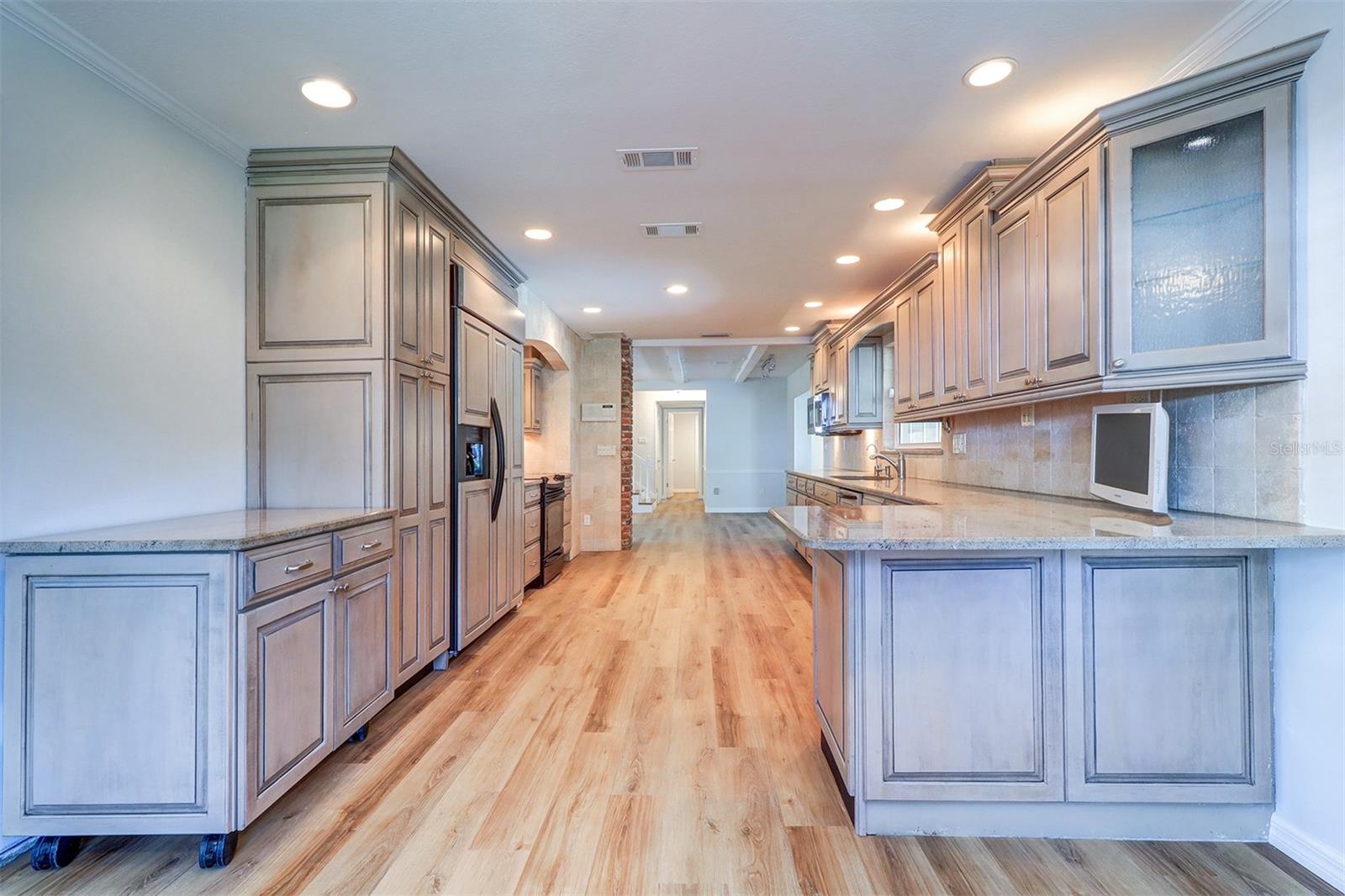 Listing photo id 18 for 1670 Fox Road