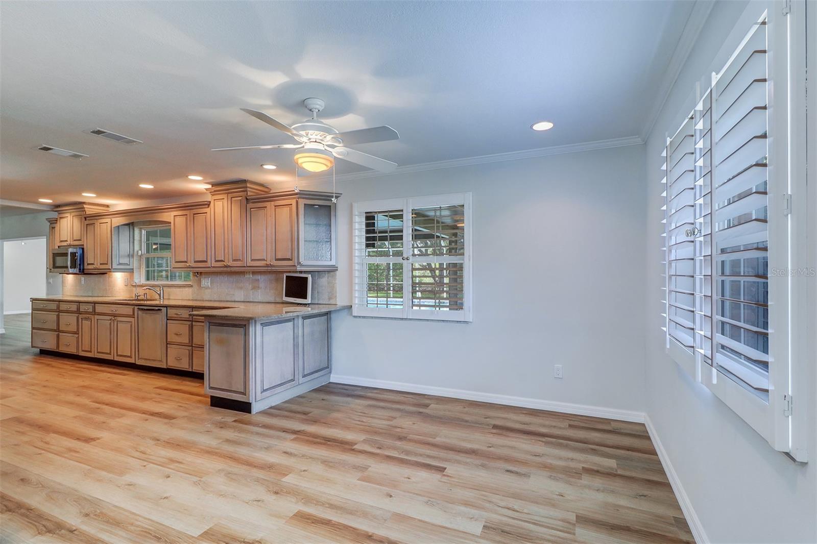 Listing photo id 19 for 1670 Fox Road