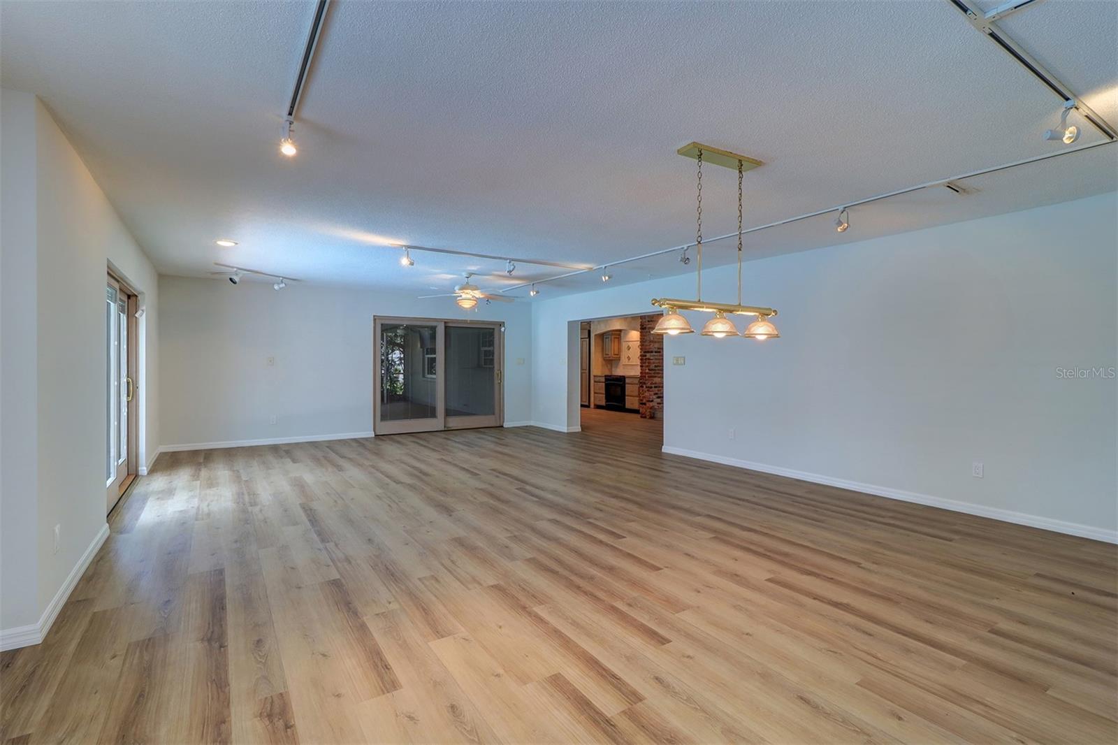 Listing photo id 20 for 1670 Fox Road