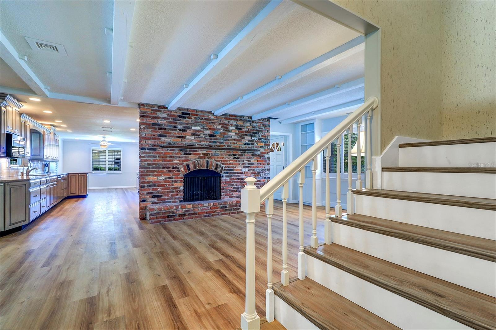 Listing photo id 27 for 1670 Fox Road