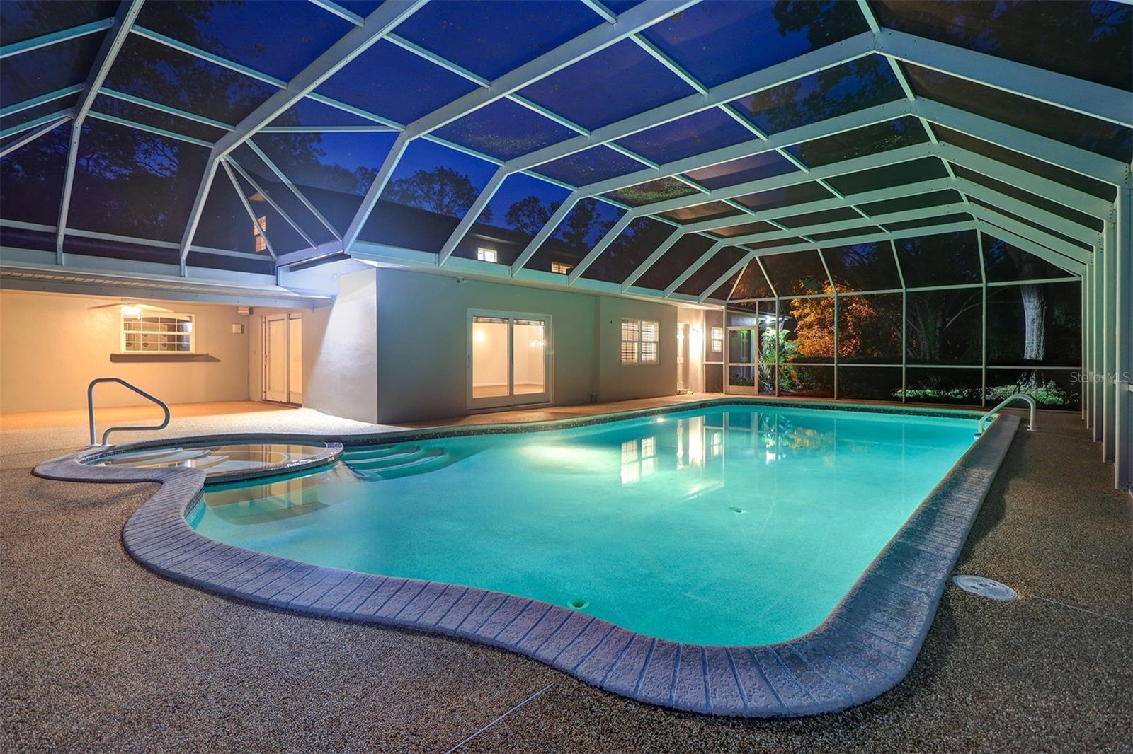 Listing photo id 1 for 1670 Fox Road