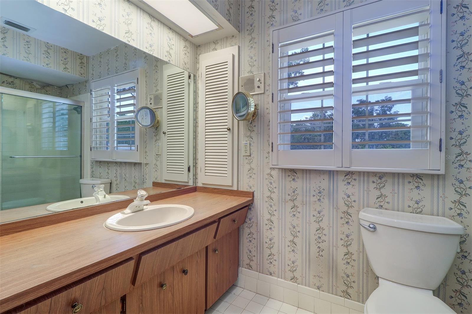 Listing photo id 40 for 1670 Fox Road