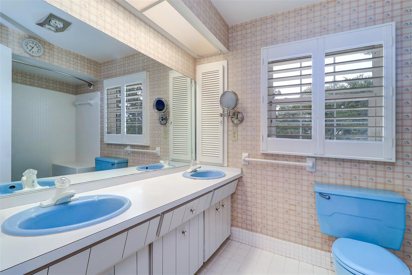 Listing photo id 43 for 1670 Fox Road
