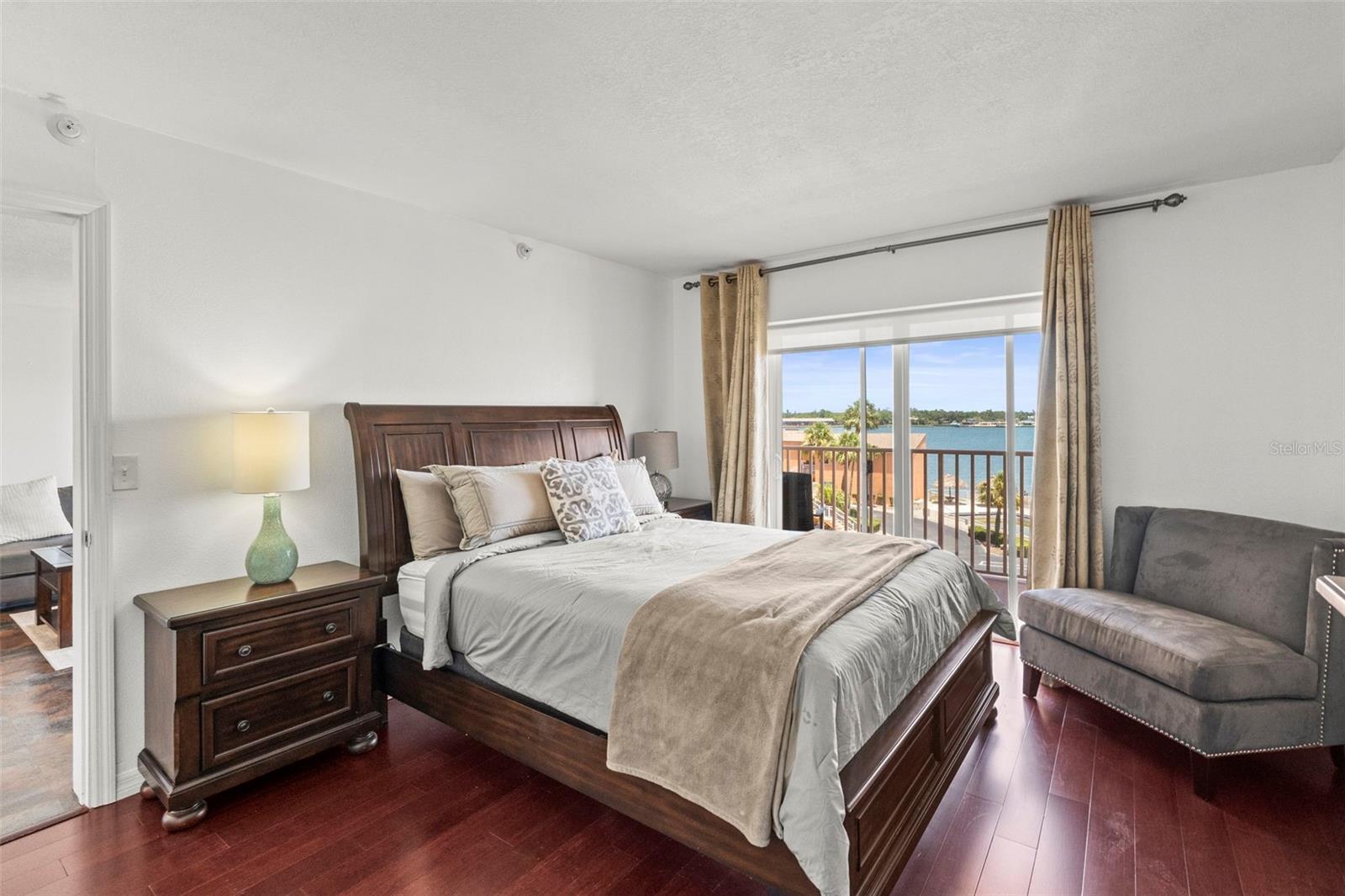 Image 16 of 27 For 7432 Sunshine Skyway Lane S 402