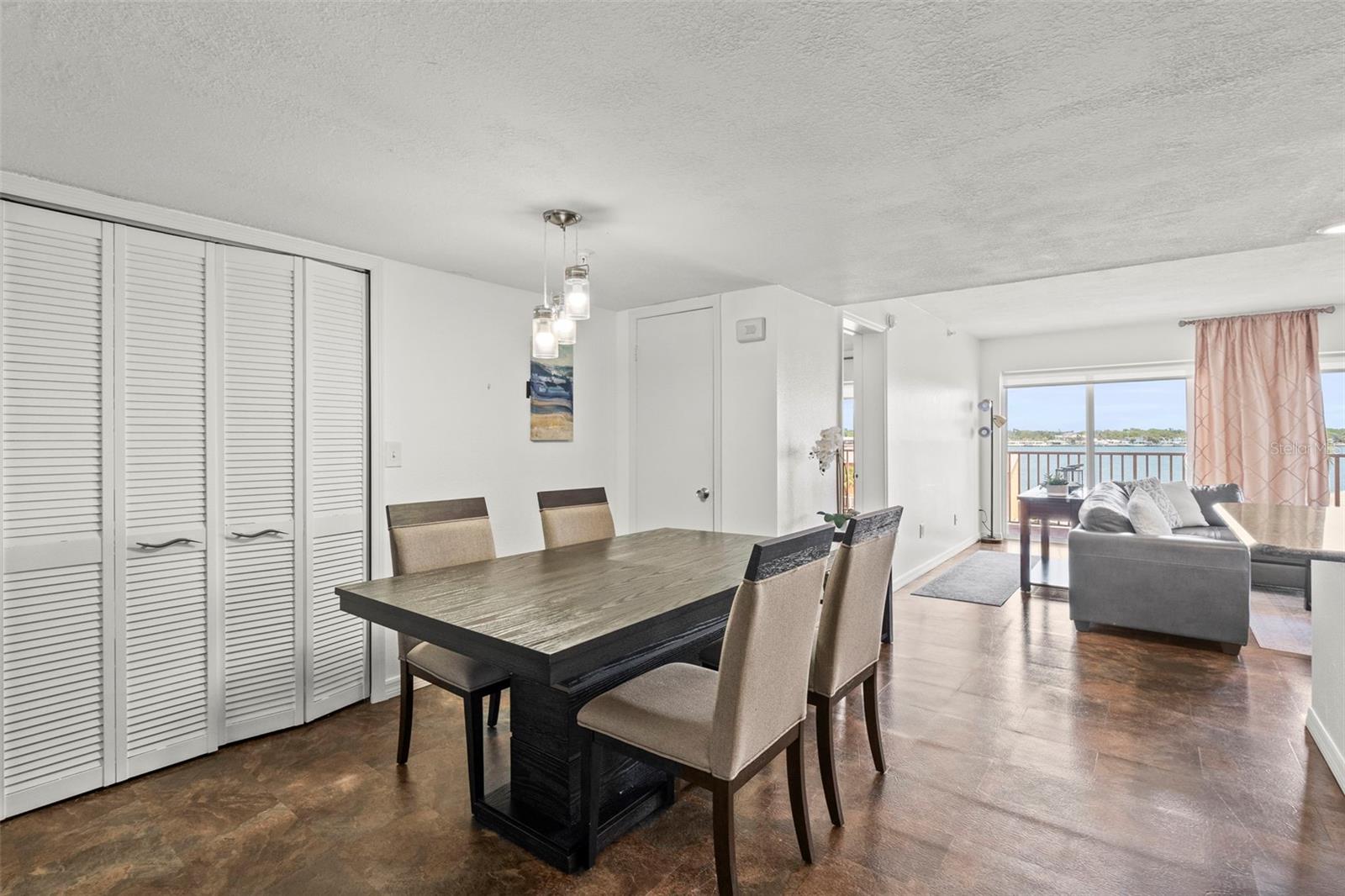 Image 4 of 27 For 7432 Sunshine Skyway Lane S 402