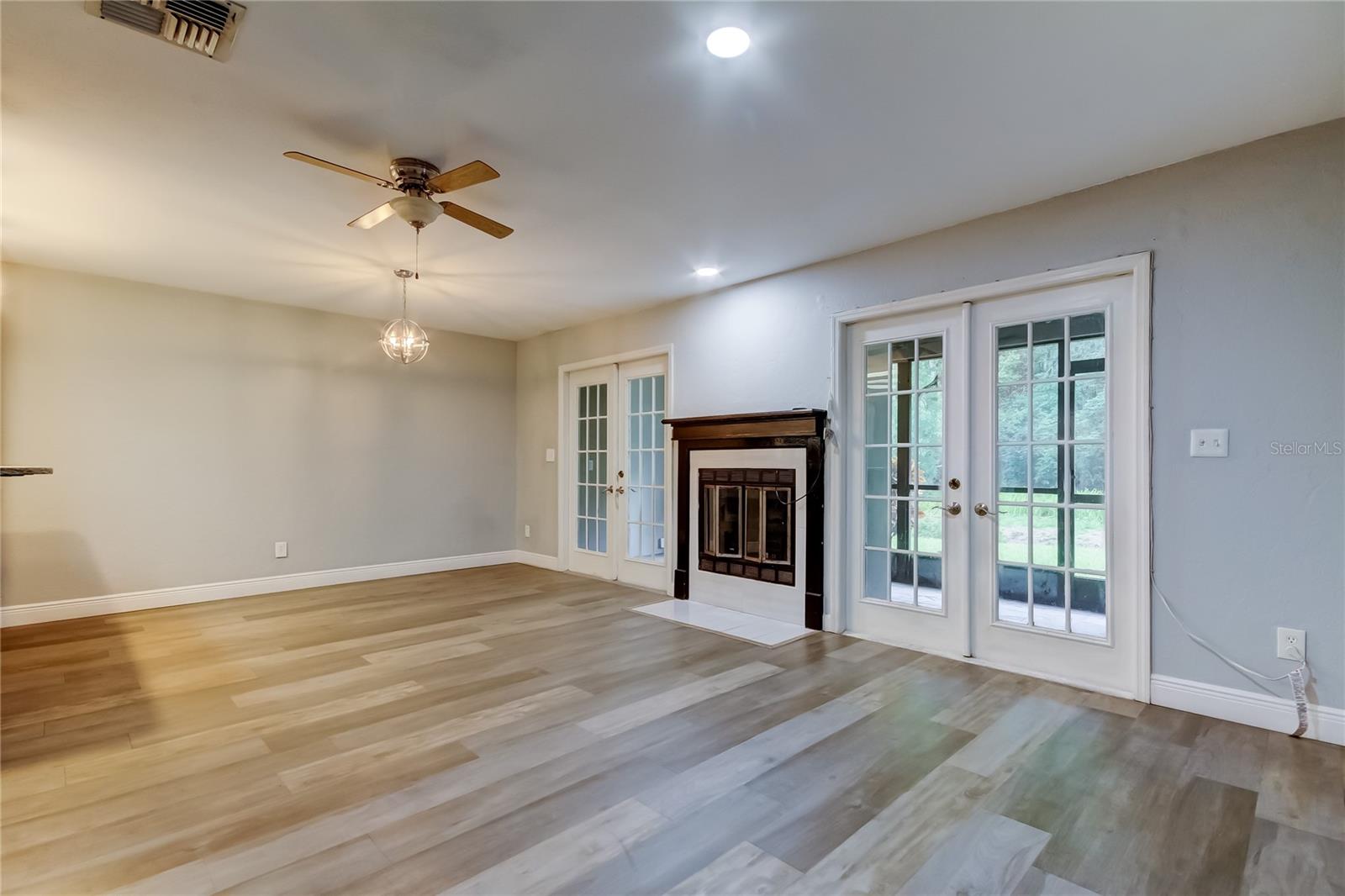 Image 18 of 43 For 4139 Brentwood Park Circle