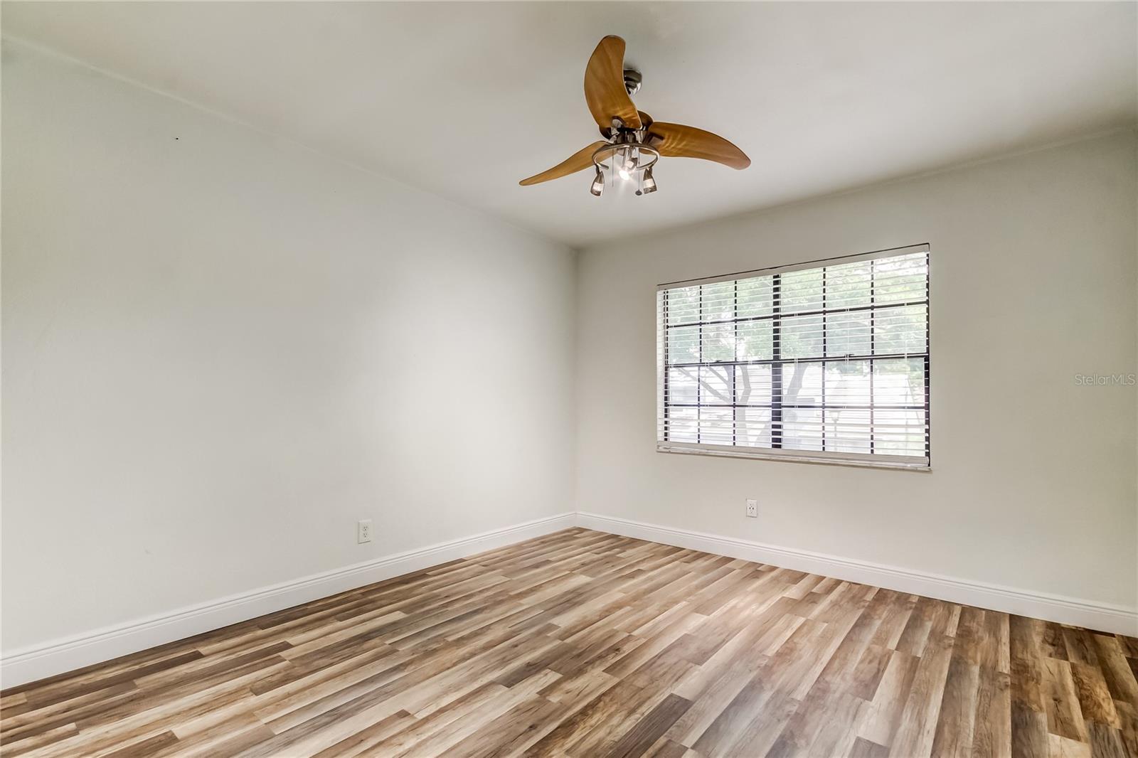 Image 32 of 43 For 4139 Brentwood Park Circle