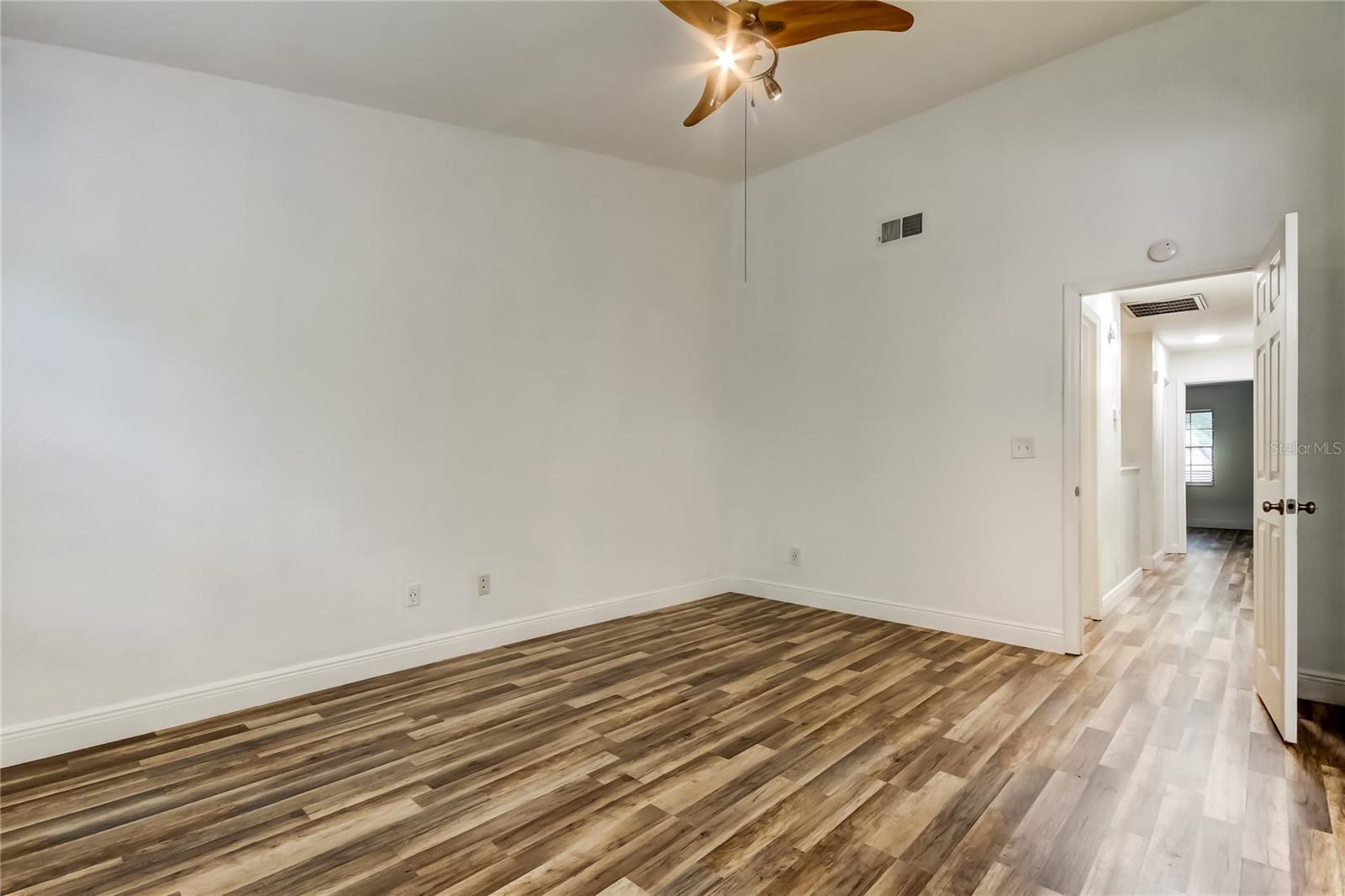Image 36 of 43 For 4139 Brentwood Park Circle