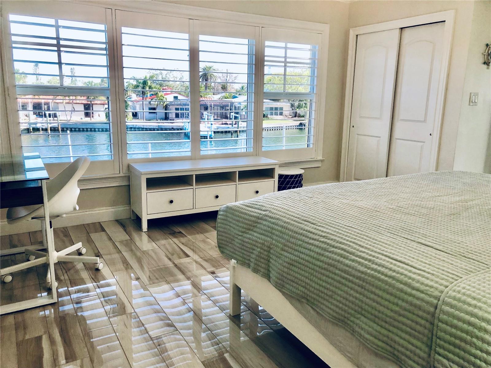 Image 15 of 21 For 4103 Gulf Boulevard 210