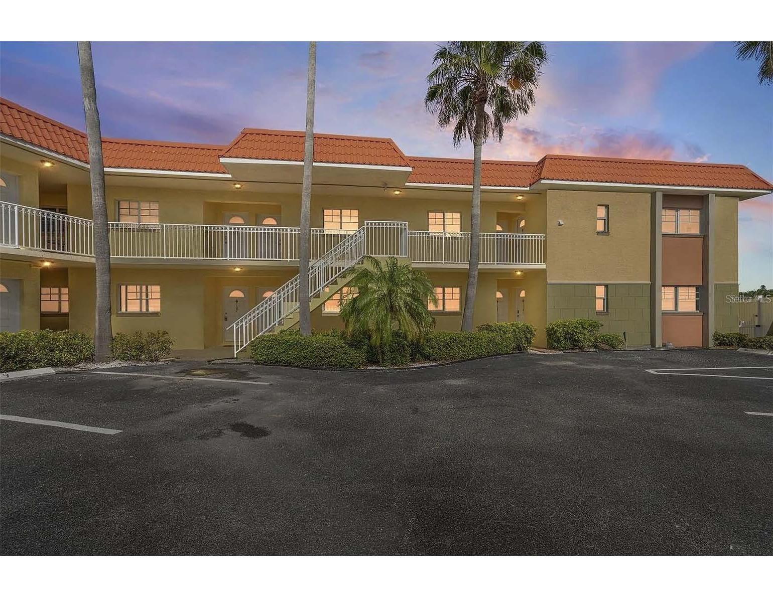 Image 2 of 21 For 4103 Gulf Boulevard 210