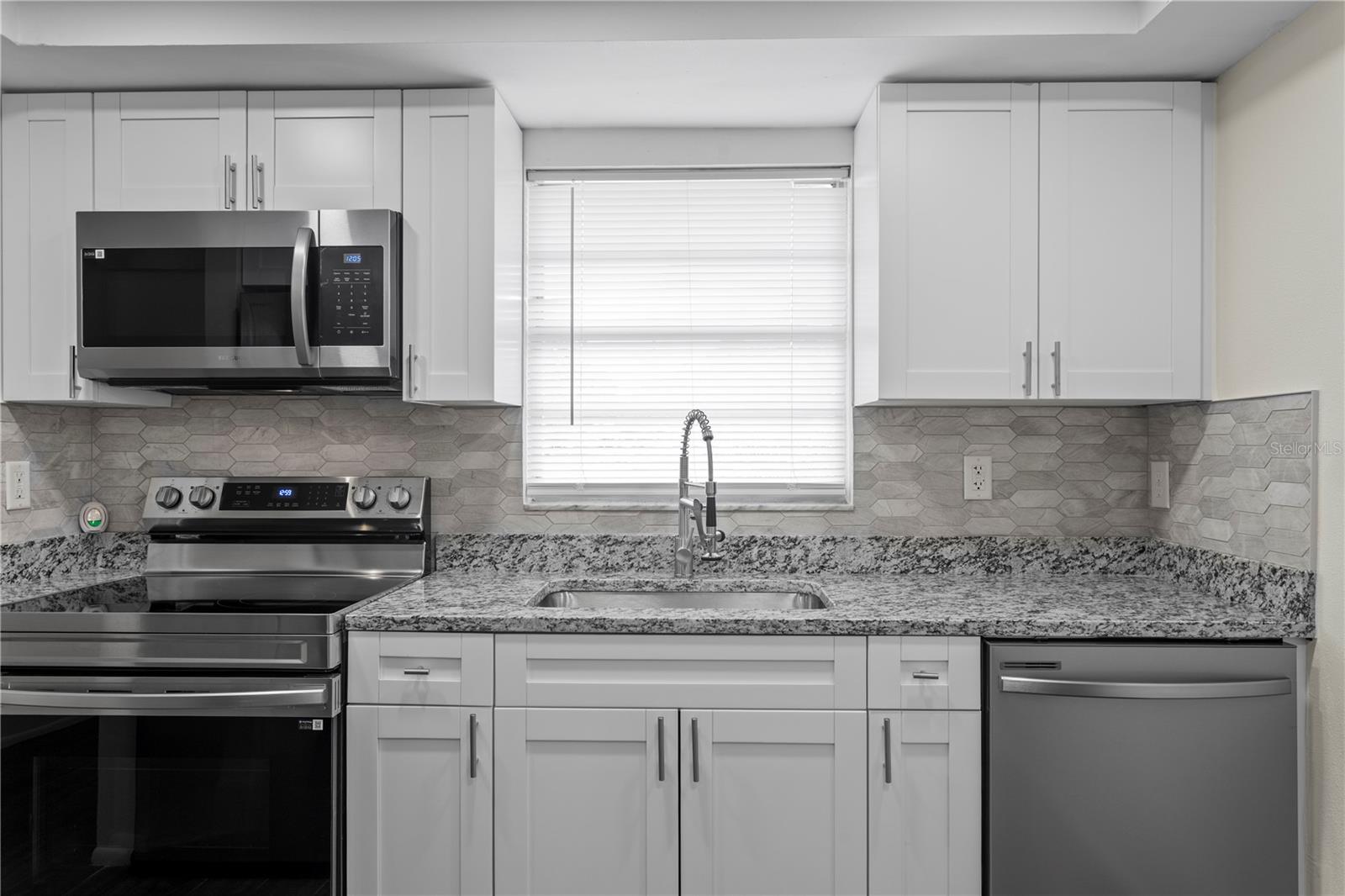 Image 10 of 24 For 13046 Leverington Street