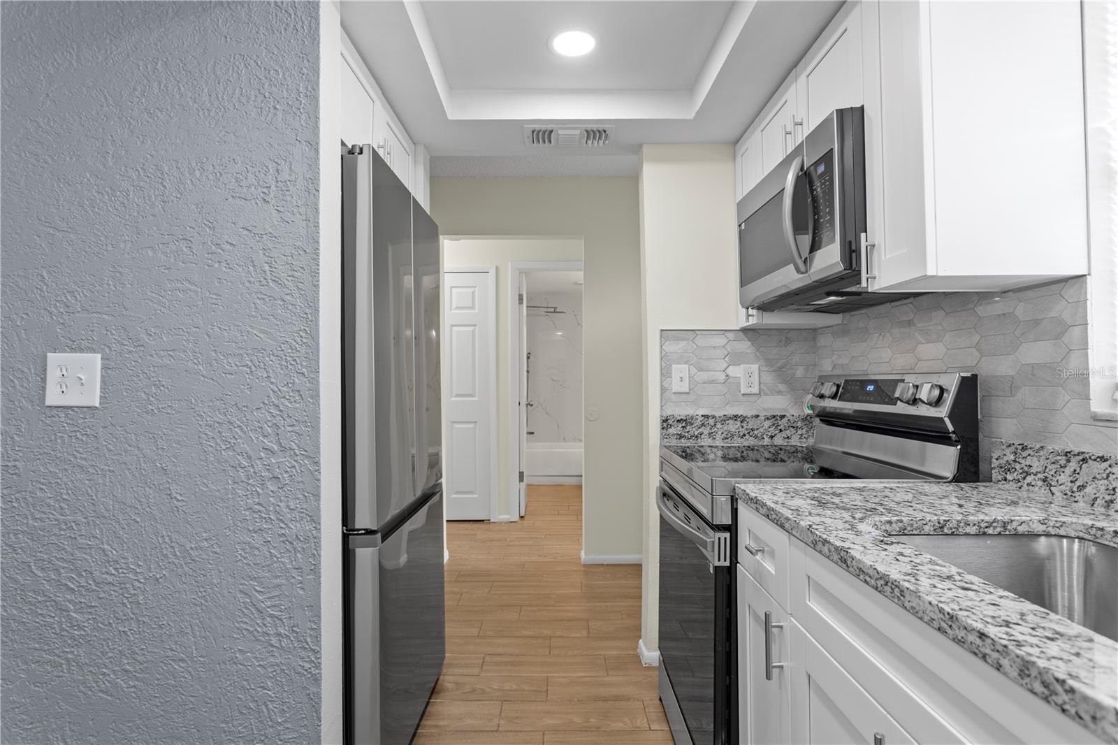 Image 11 of 24 For 13046 Leverington Street