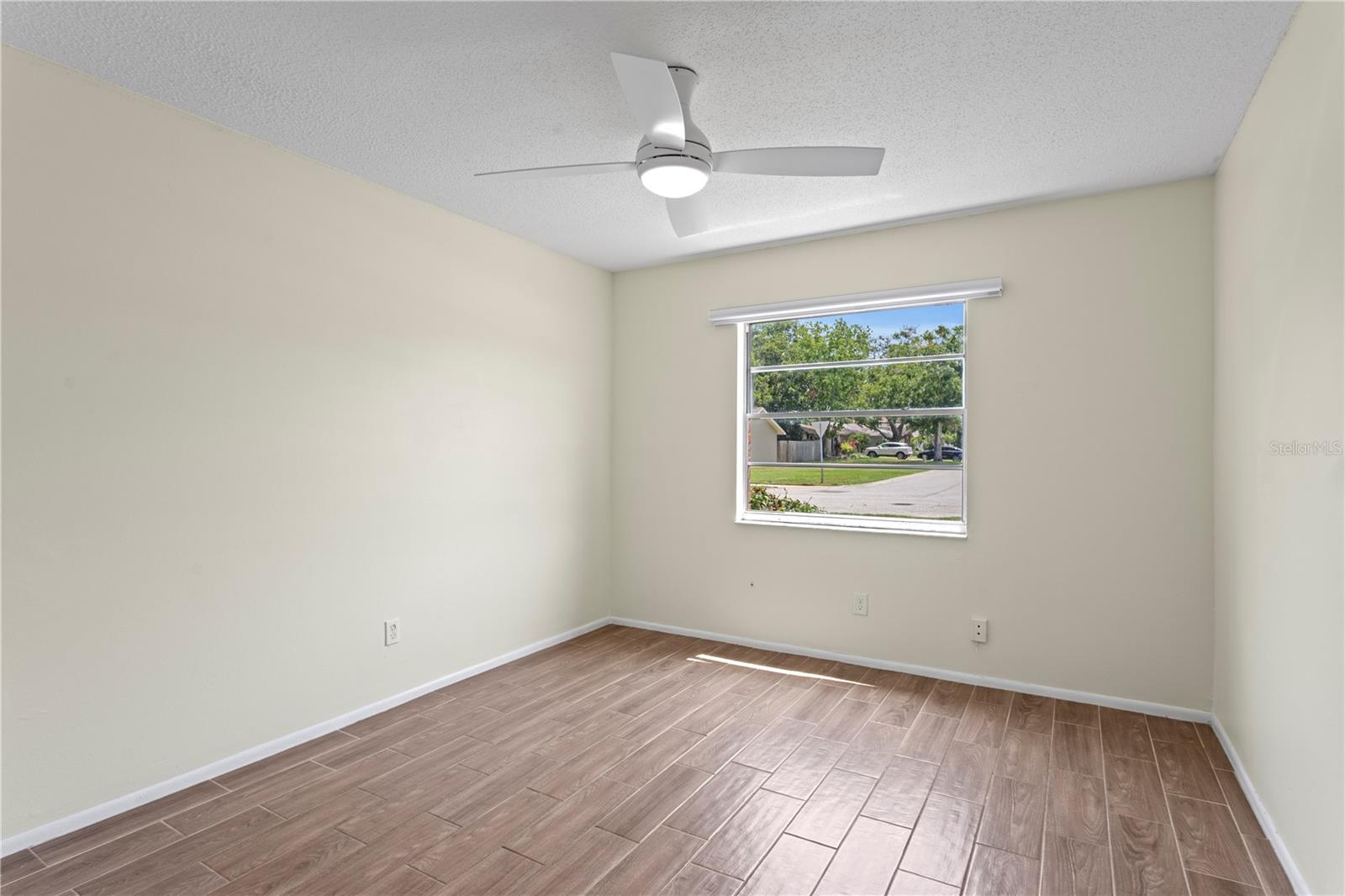 Image 14 of 24 For 13046 Leverington Street