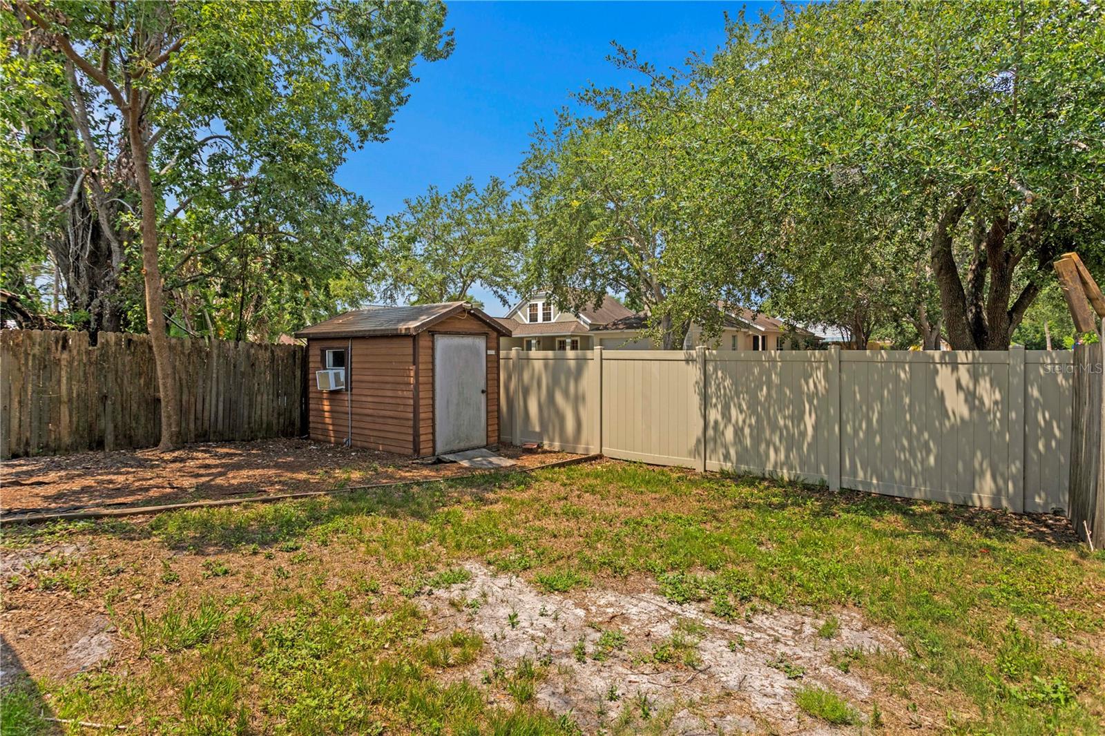 Image 21 of 24 For 13046 Leverington Street