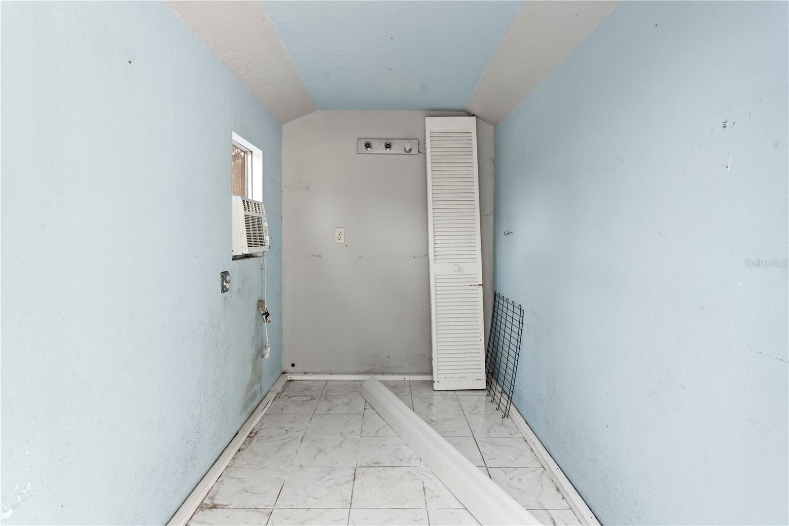 Image 31 of 34 For 13046 Leverington Street