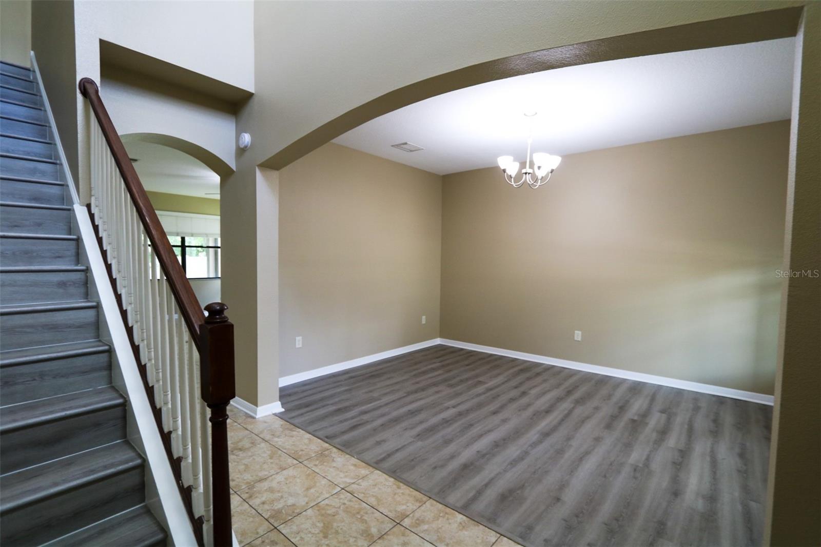 Image 11 of 39 For 1208 Oakcrest Drive
