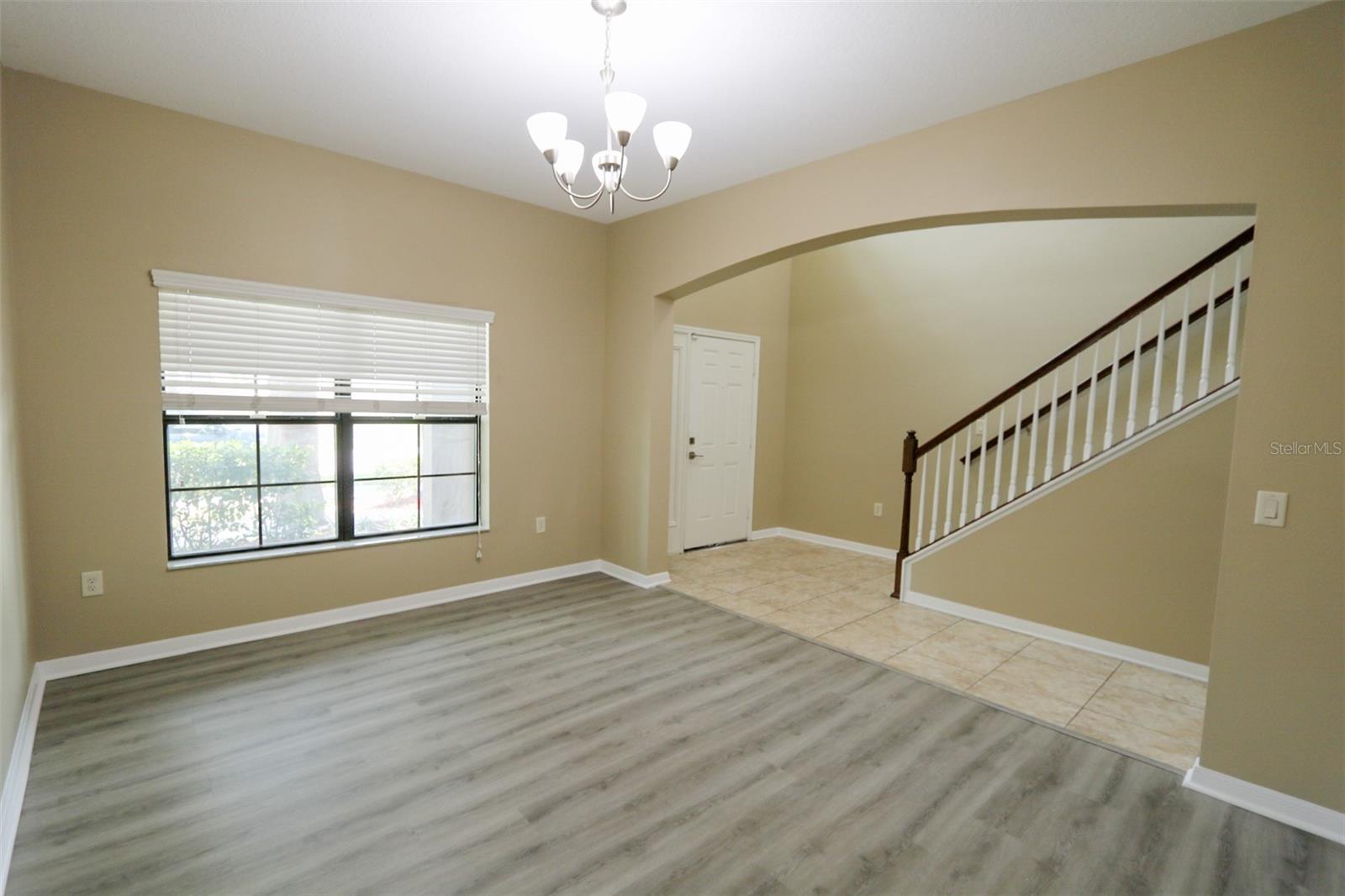 Image 13 of 39 For 1208 Oakcrest Drive