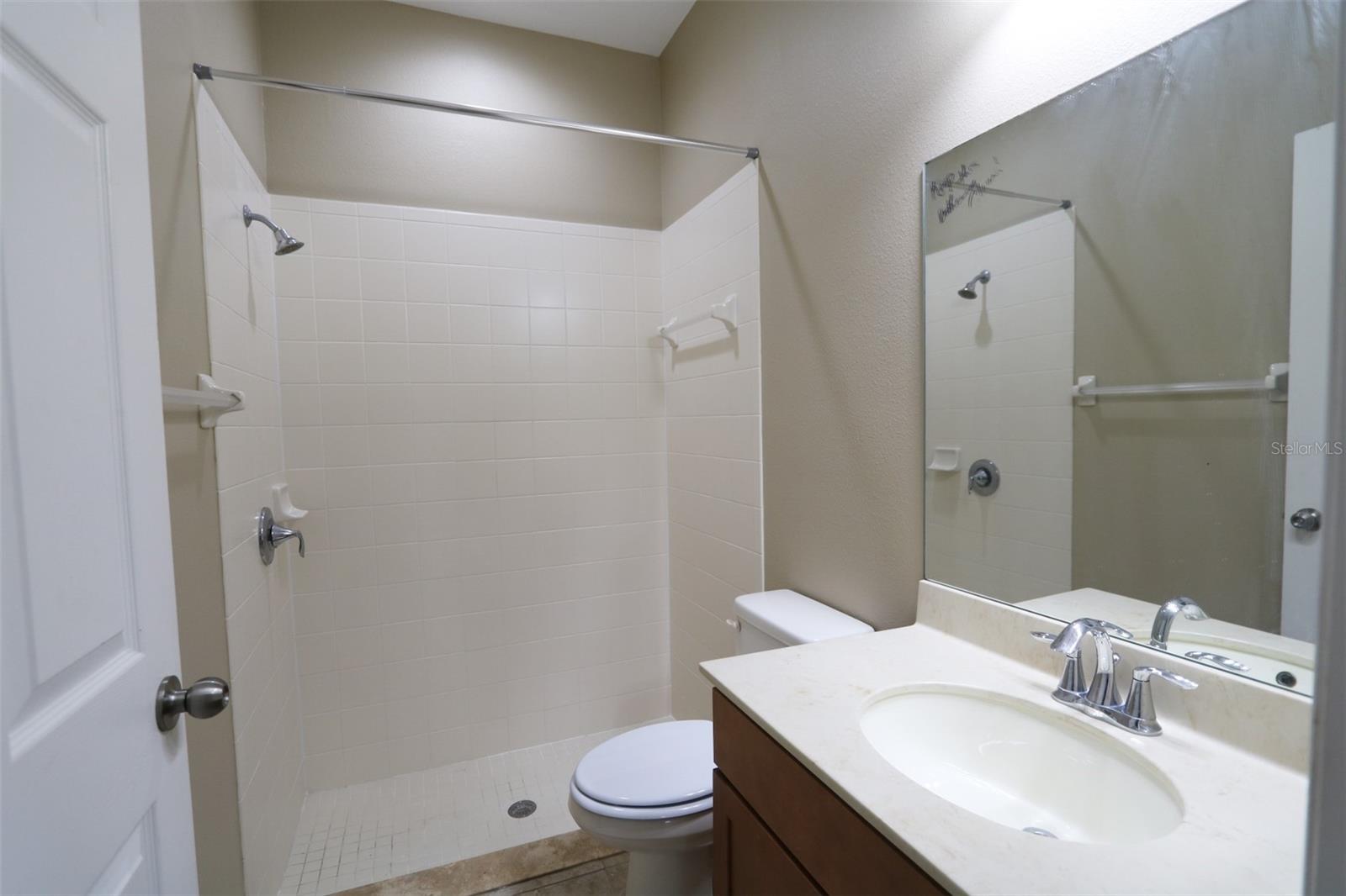 Image 16 of 39 For 1208 Oakcrest Drive