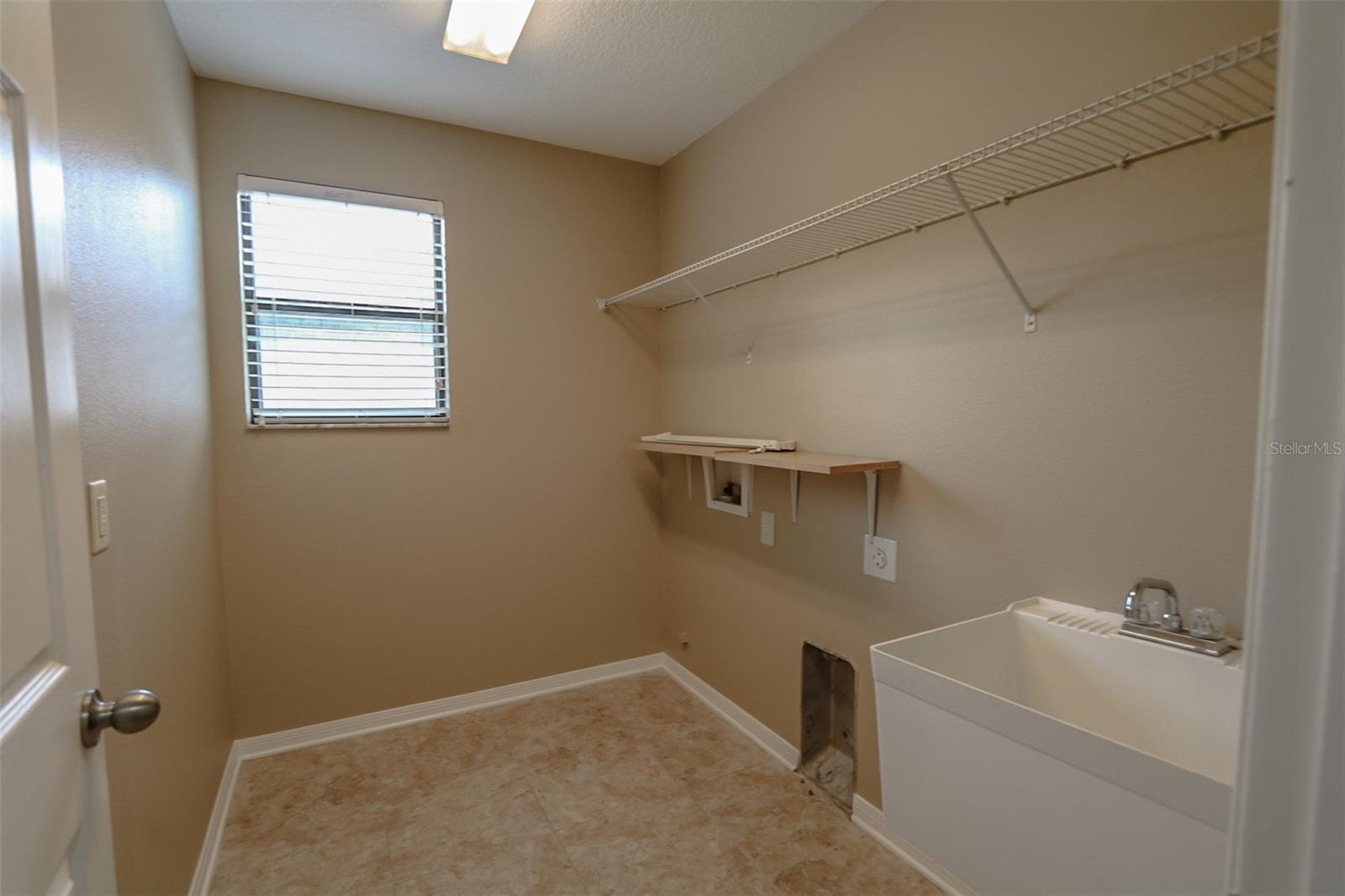 Image 31 of 39 For 1208 Oakcrest Drive
