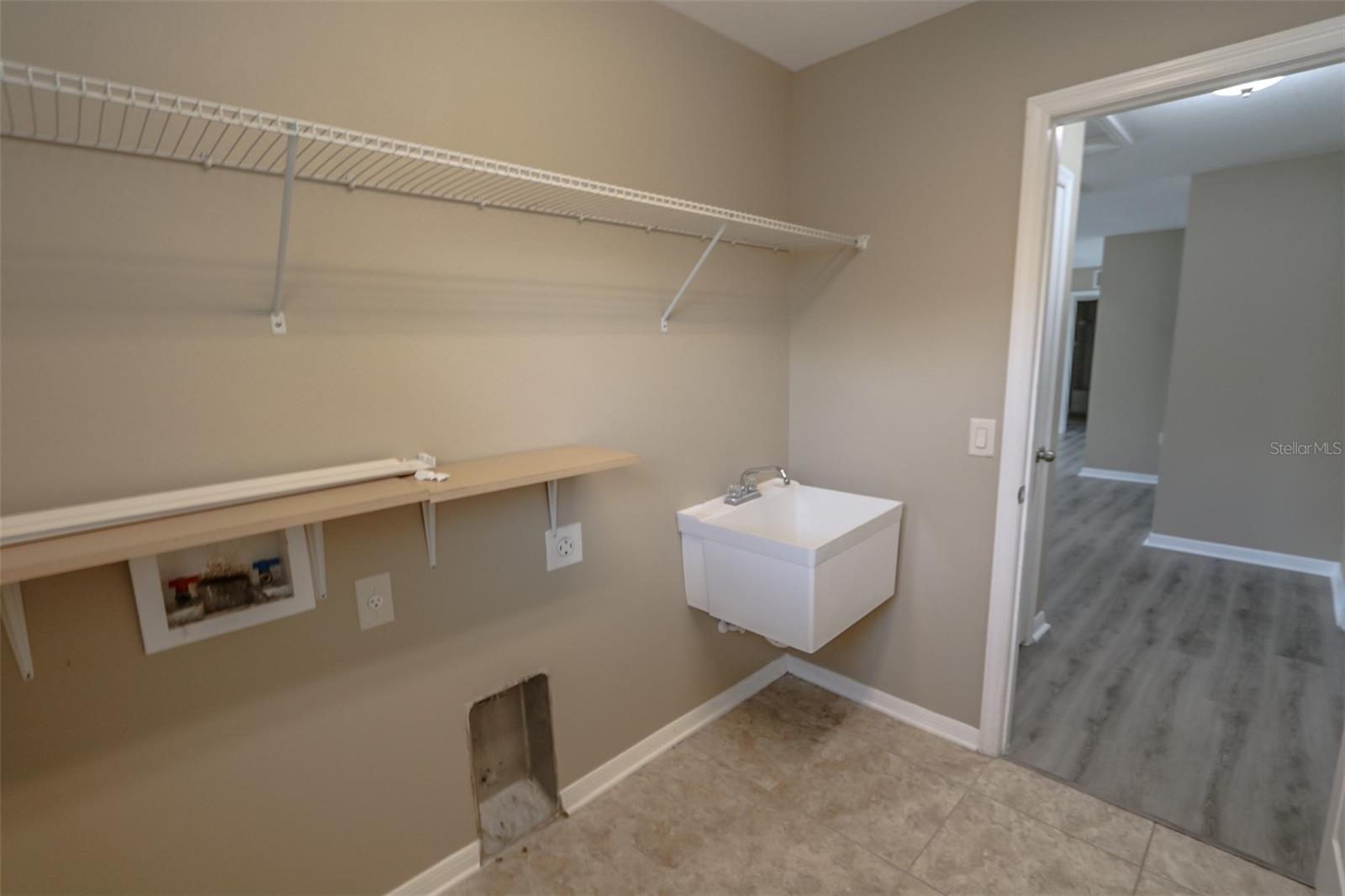 Image 32 of 39 For 1208 Oakcrest Drive