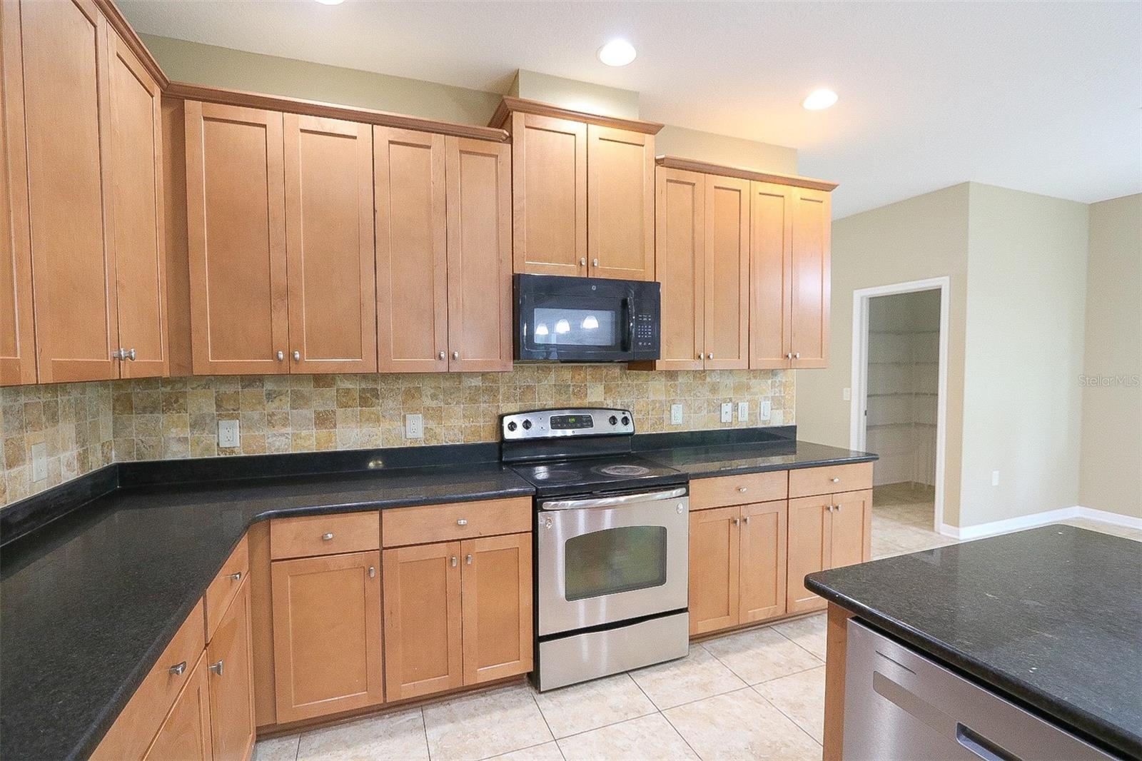 Image 6 of 39 For 1208 Oakcrest Drive