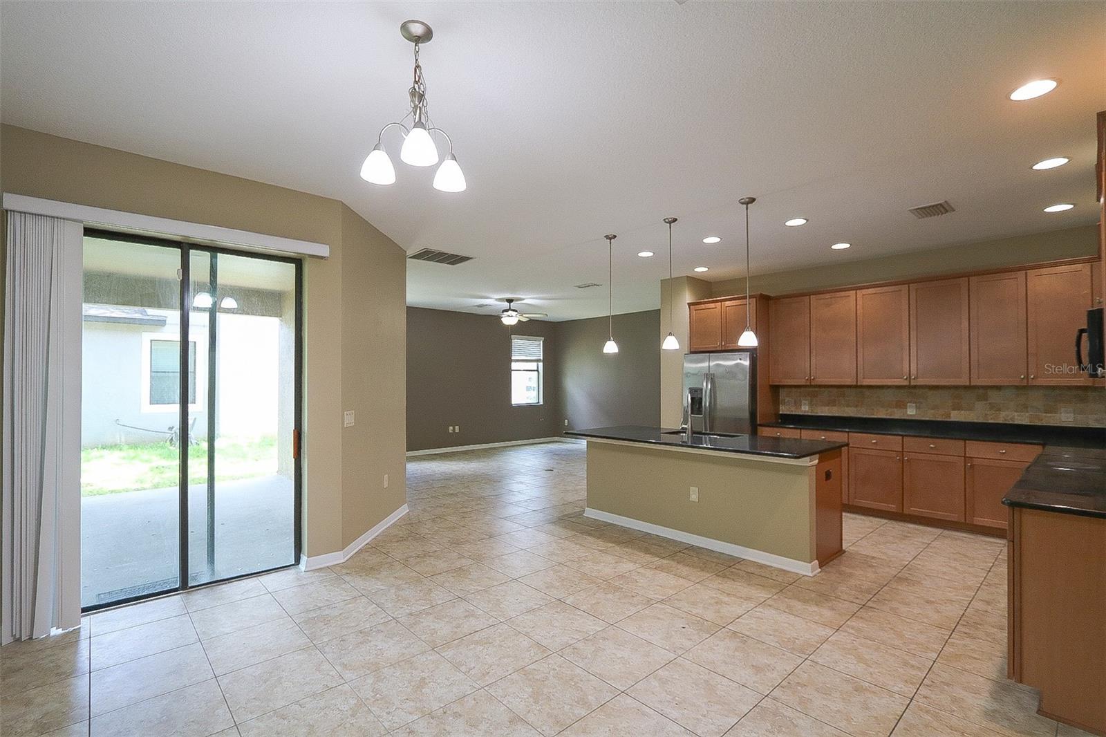 Image 7 of 39 For 1208 Oakcrest Drive