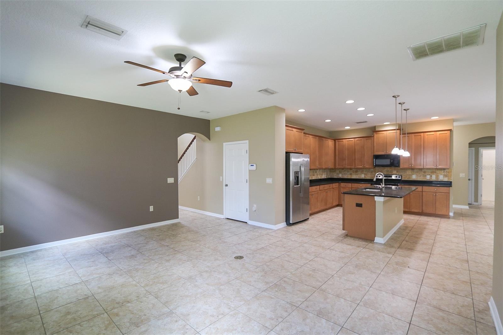 Image 8 of 39 For 1208 Oakcrest Drive
