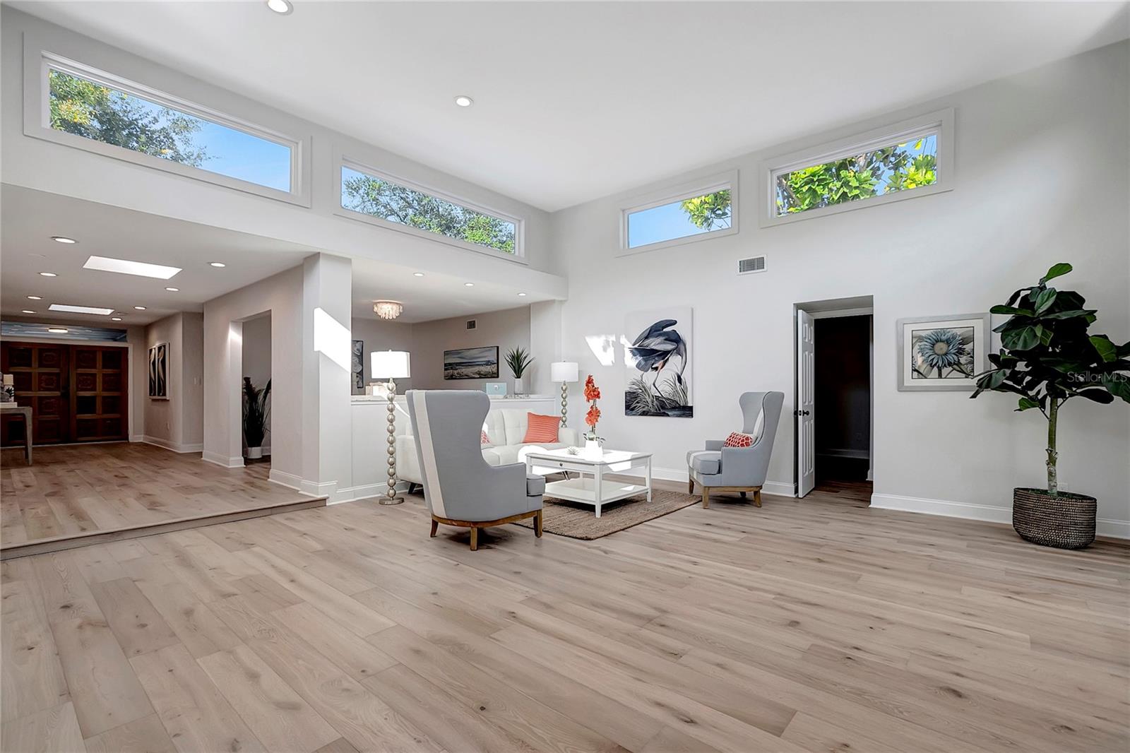 Image 10 of 22 For 571 Luzon Avenue