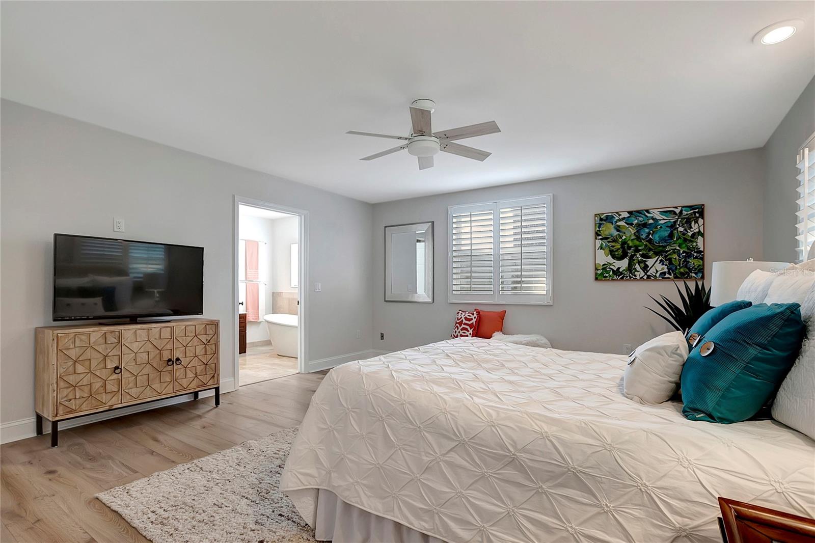 Image 13 of 22 For 571 Luzon Avenue