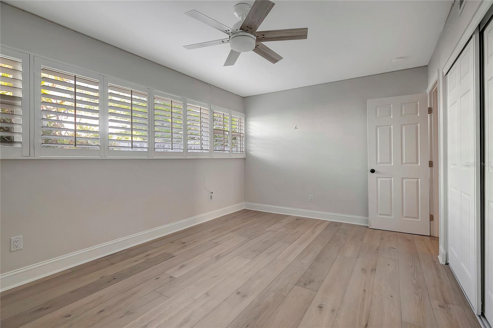Image 17 of 22 For 571 Luzon Avenue
