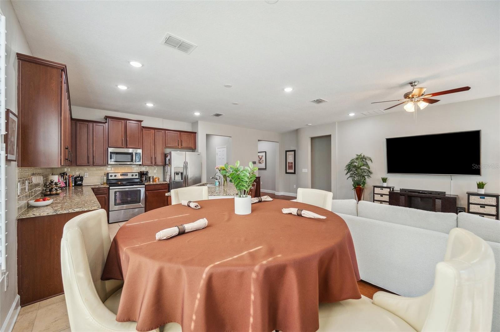 Image 15 of 41 For 11314 American Holly Drive
