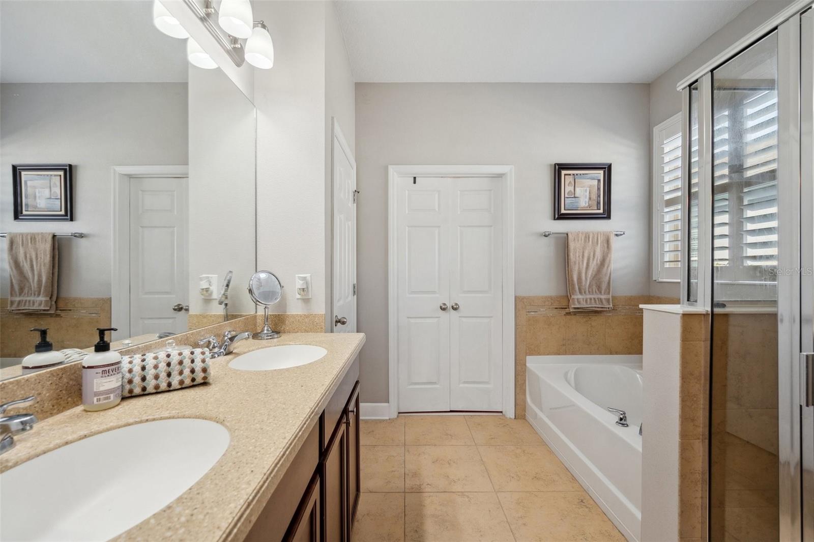 Image 20 of 41 For 11314 American Holly Drive