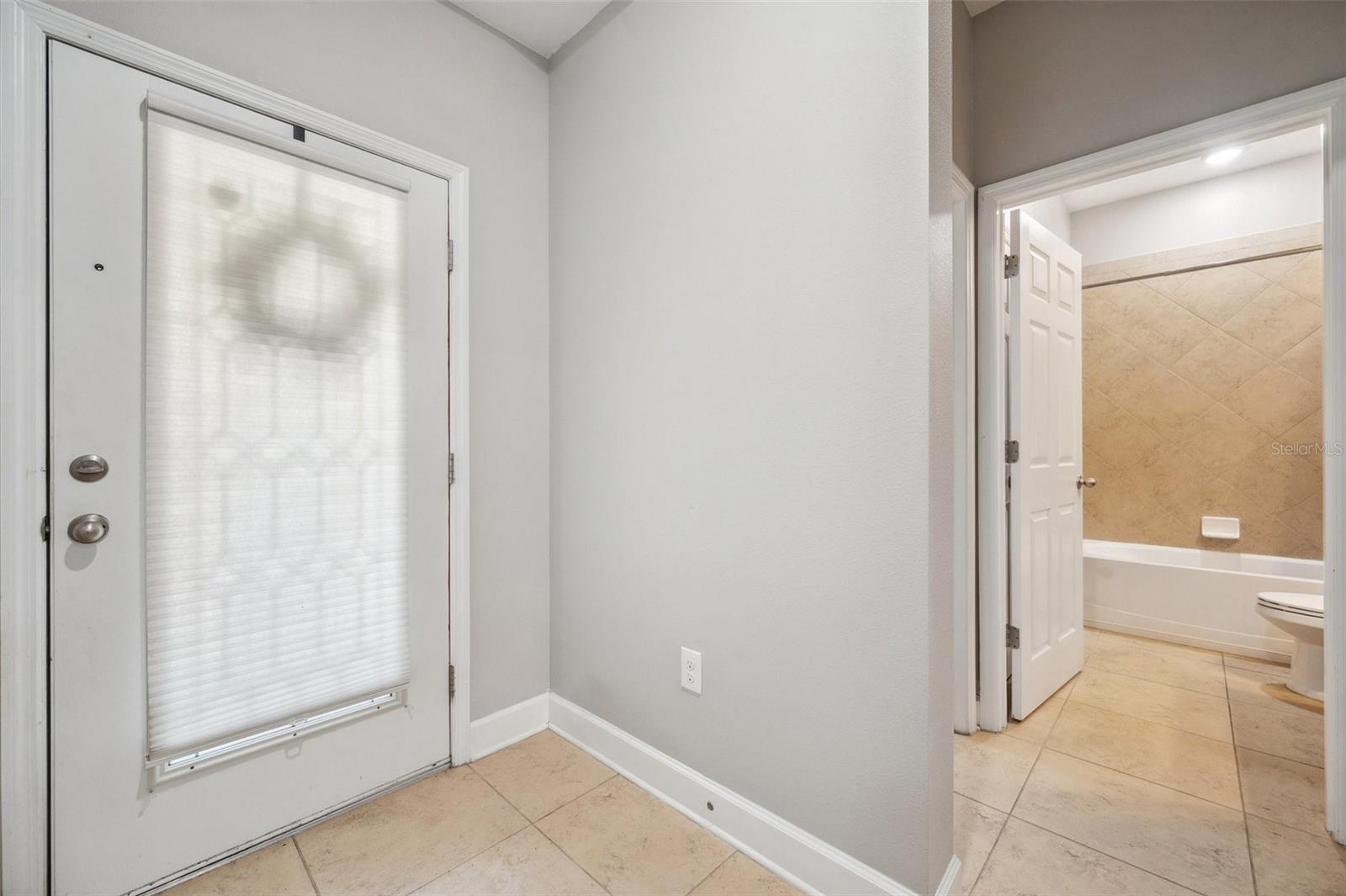 Image 6 of 41 For 11314 American Holly Drive