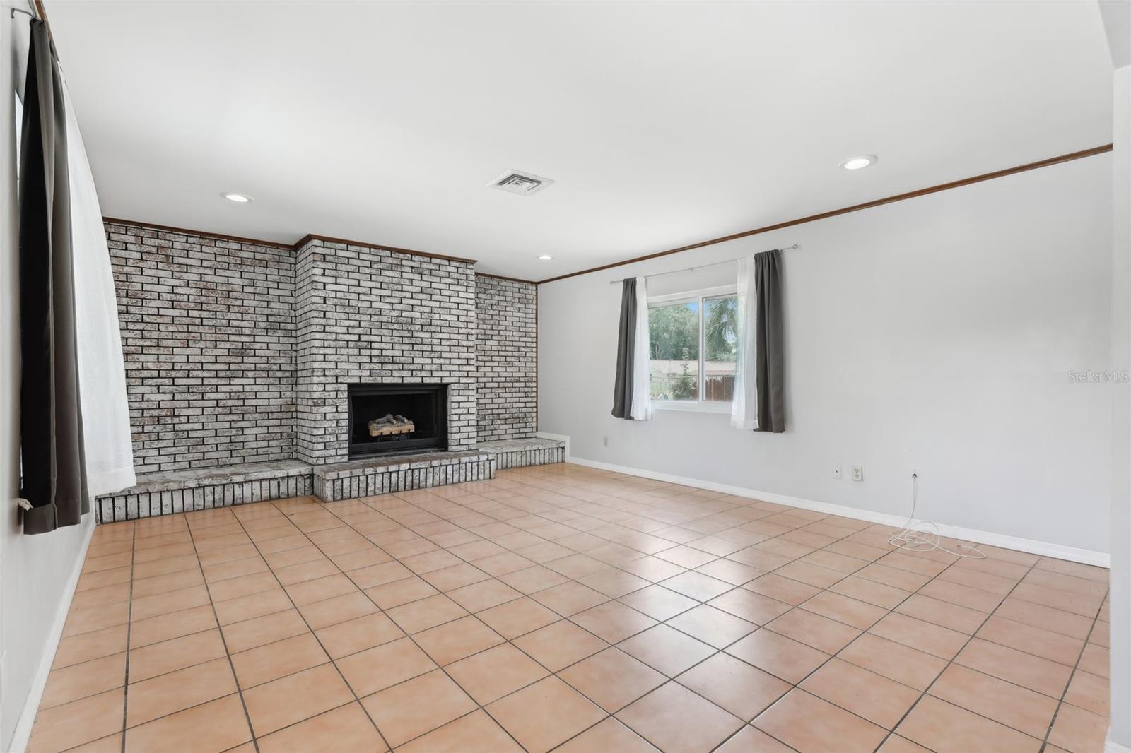 Image 12 of 36 For 1212 Blake Avenue