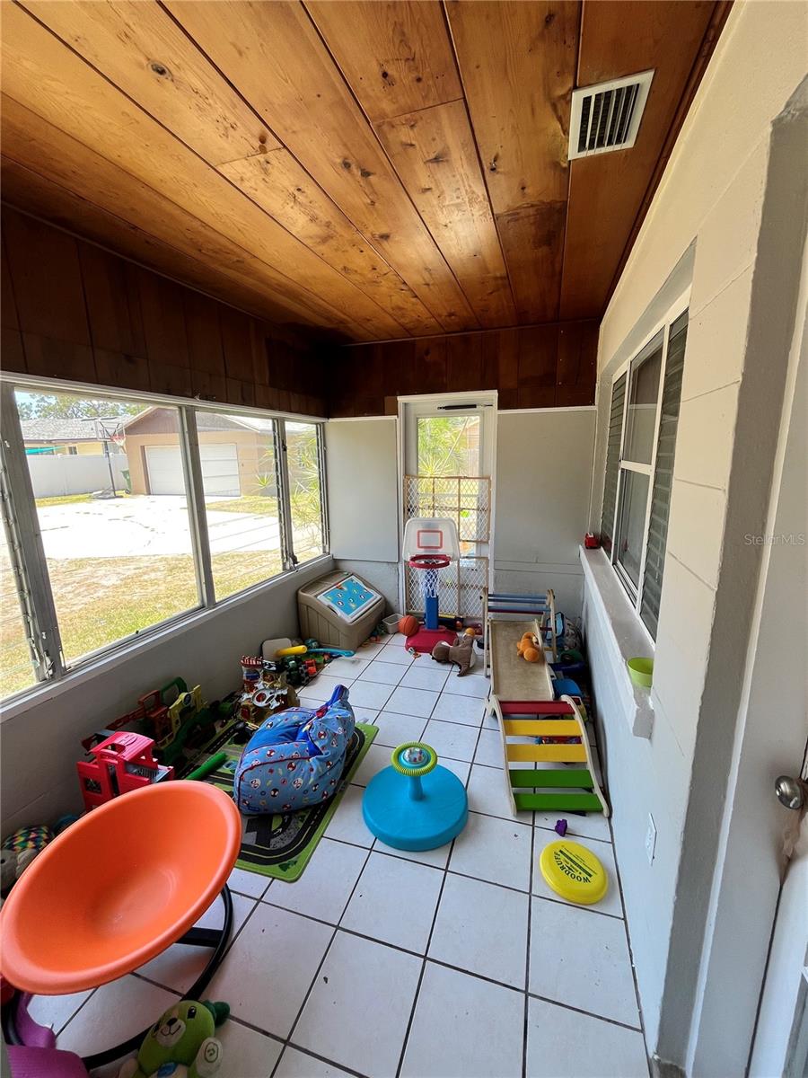 Image 18 of 22 For 1708 28th Street W
