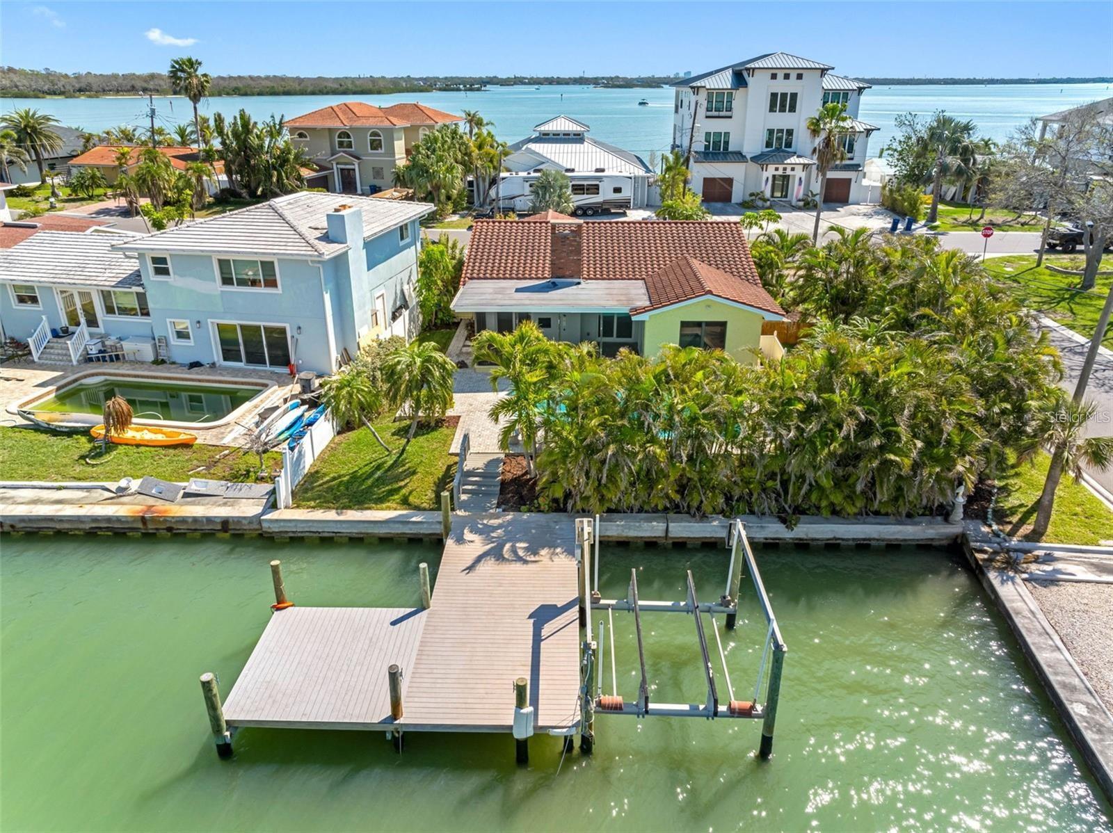 Image 4 of 54 For 562 Johns Pass Avenue