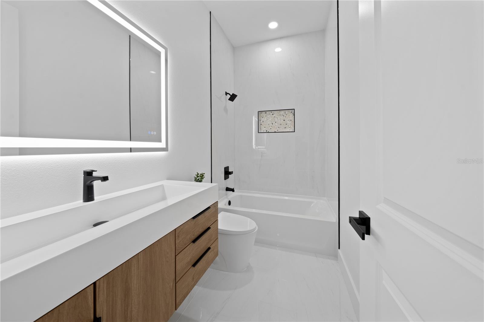 Image 32 of 43 For 3344 Lagoy Street