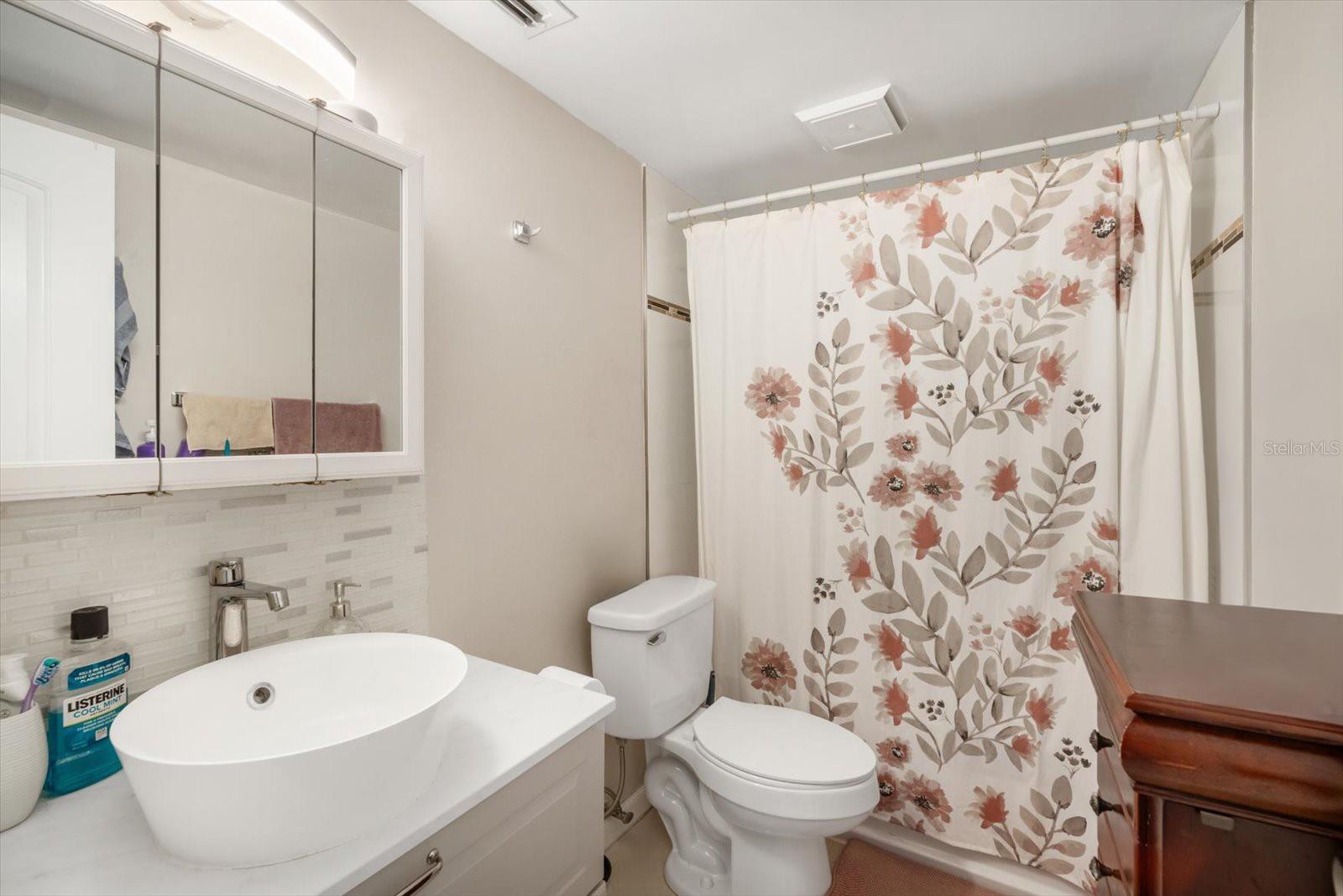 Image 13 of 20 For 801 Russell Lane 252