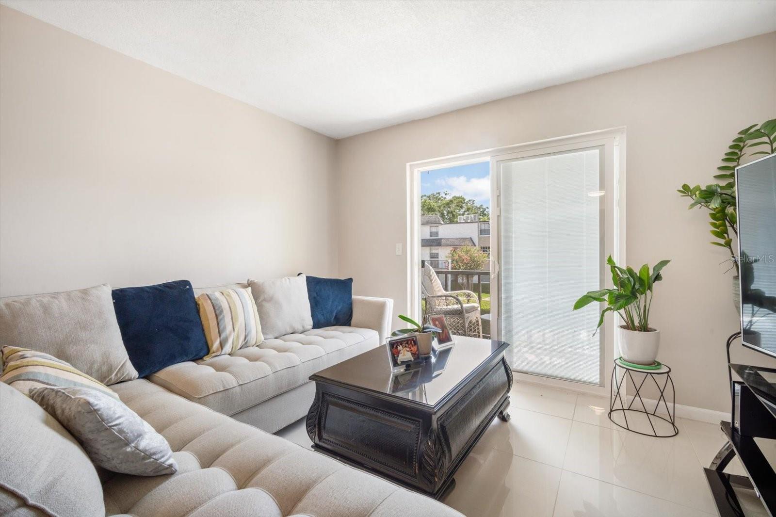 Image 4 of 20 For 801 Russell Lane 252