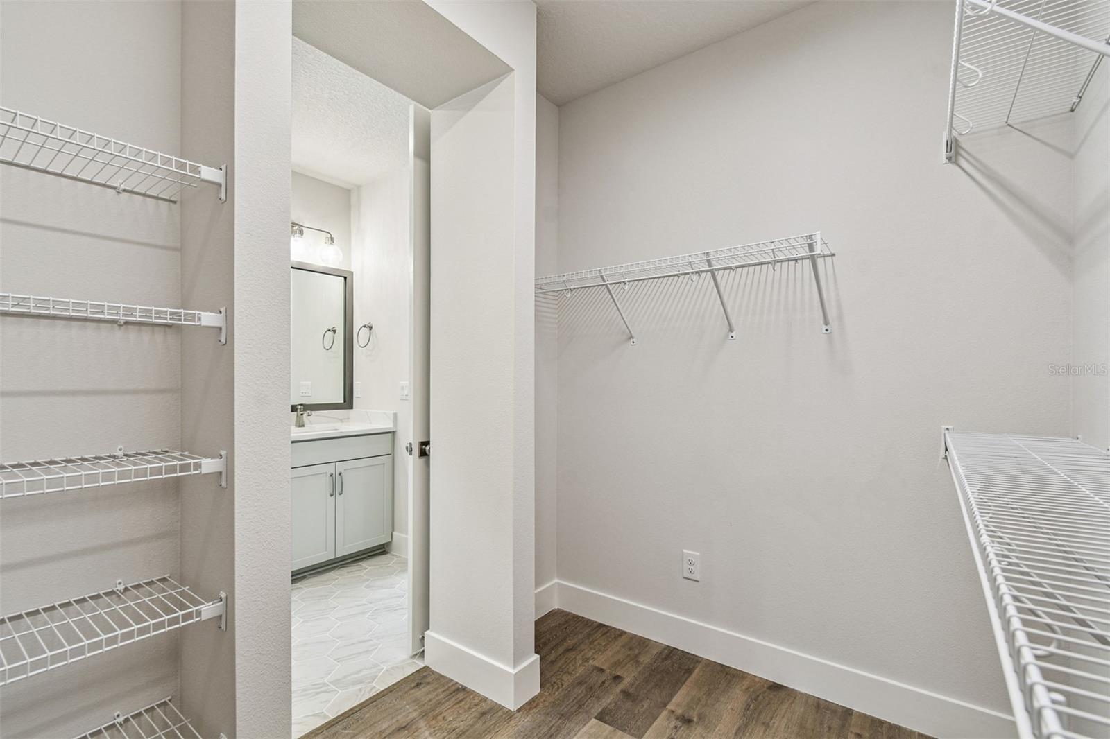 Image 27 of 46 For 503 Warren Avenue 1