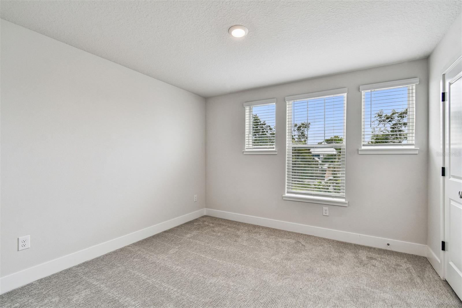 Image 32 of 46 For 503 Warren Avenue 1